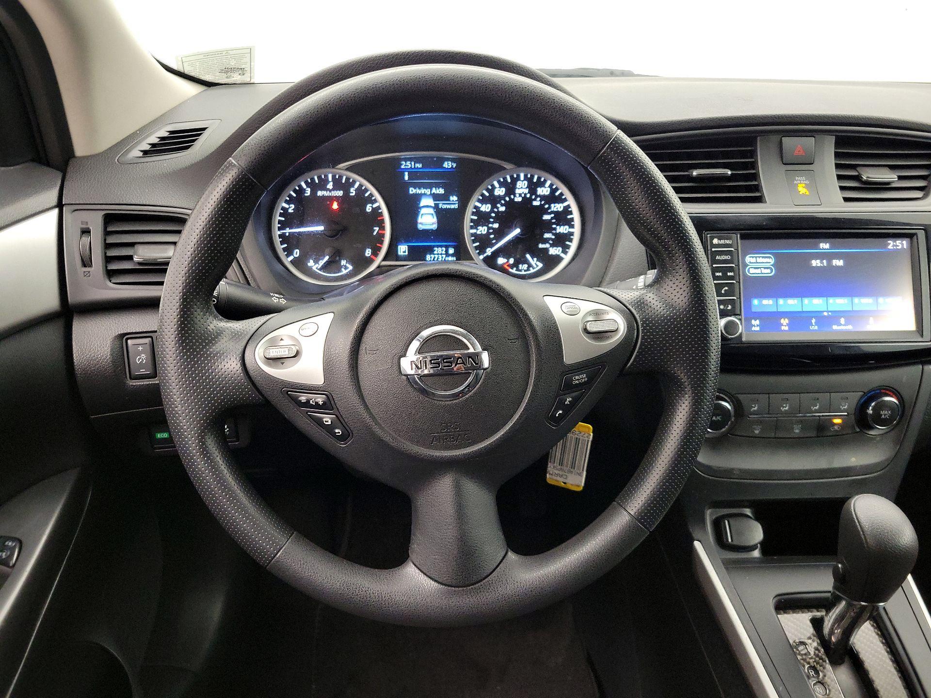 Thumbnail: 2019 Nissan Sentra - 10