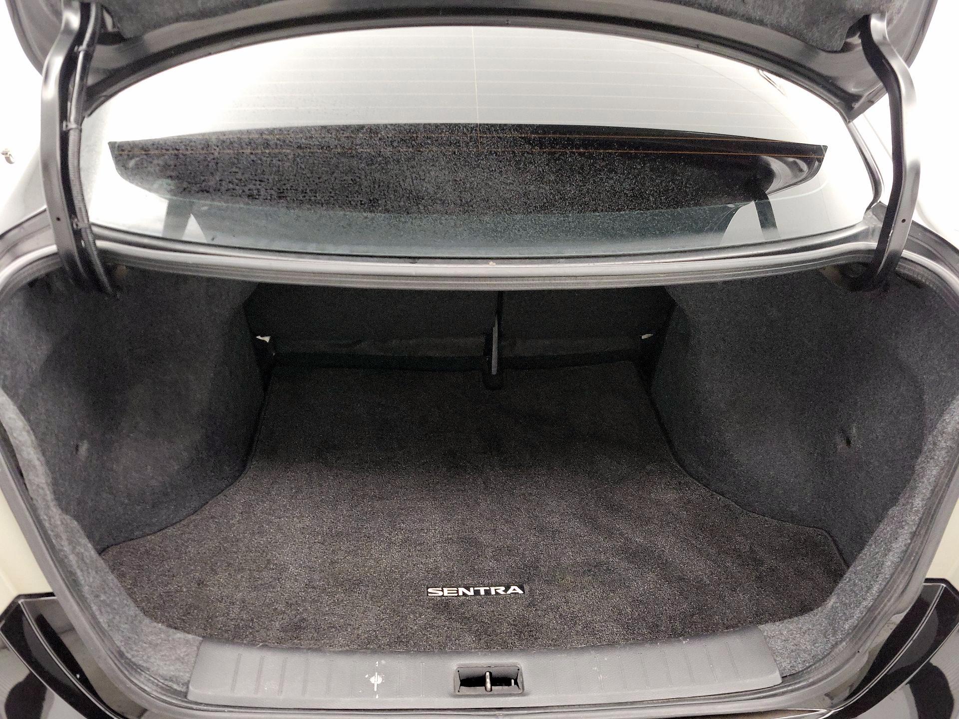 Thumbnail: 2019 Nissan Sentra - 19