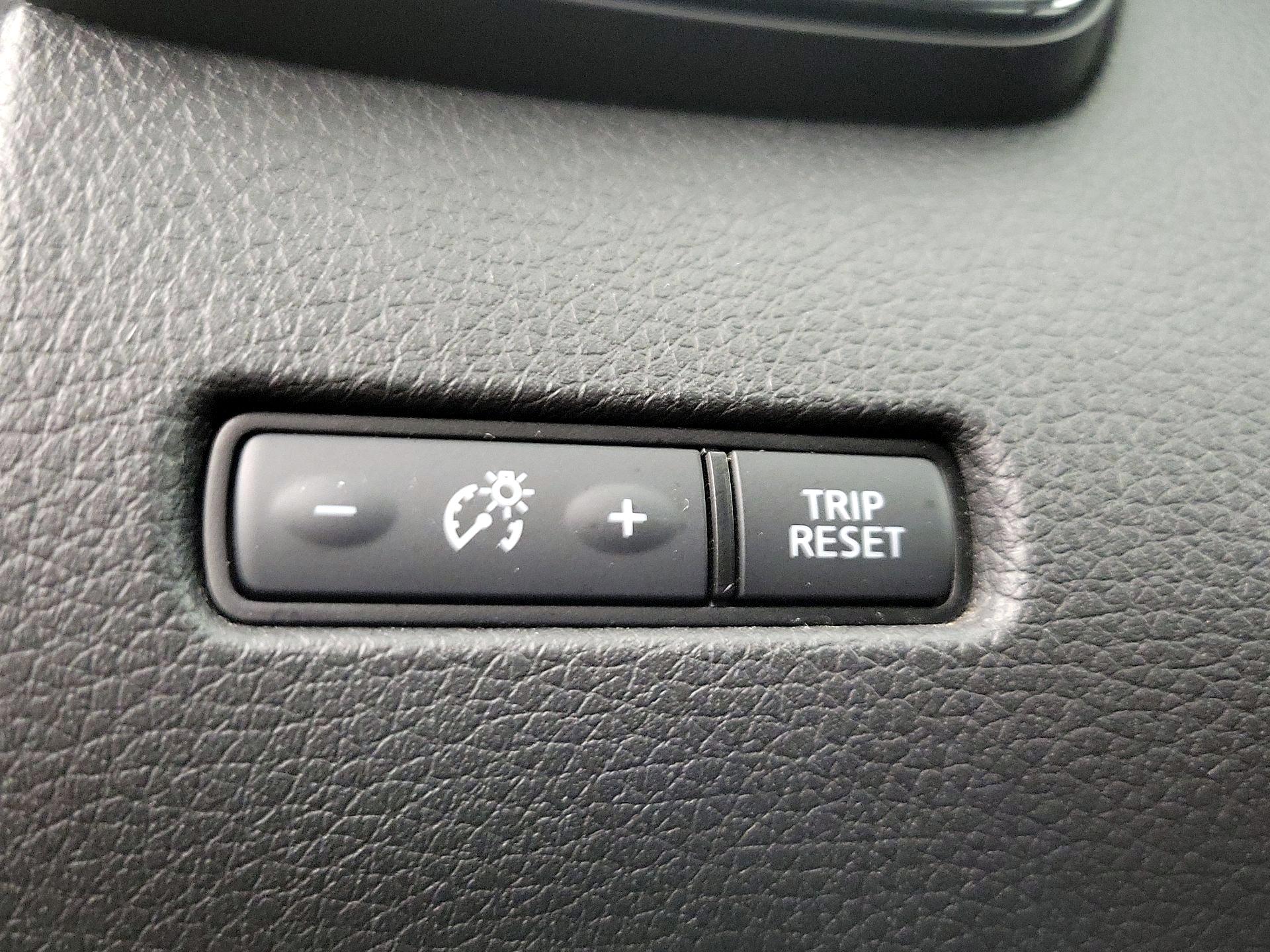 Thumbnail: 2018 Nissan Rogue - 13