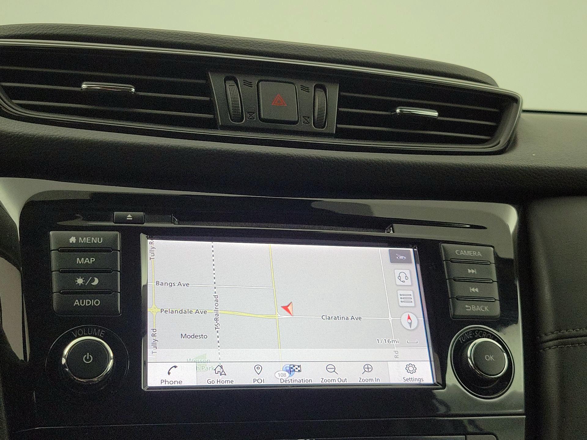 Thumbnail: 2018 Nissan Rogue - 14