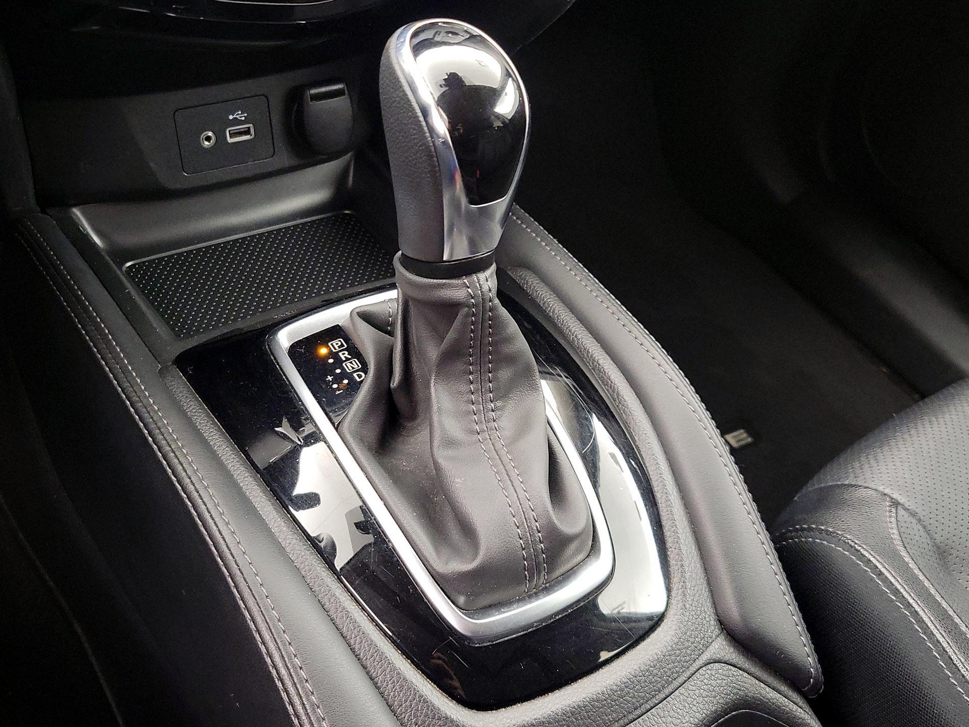 Thumbnail: 2018 Nissan Rogue - 18