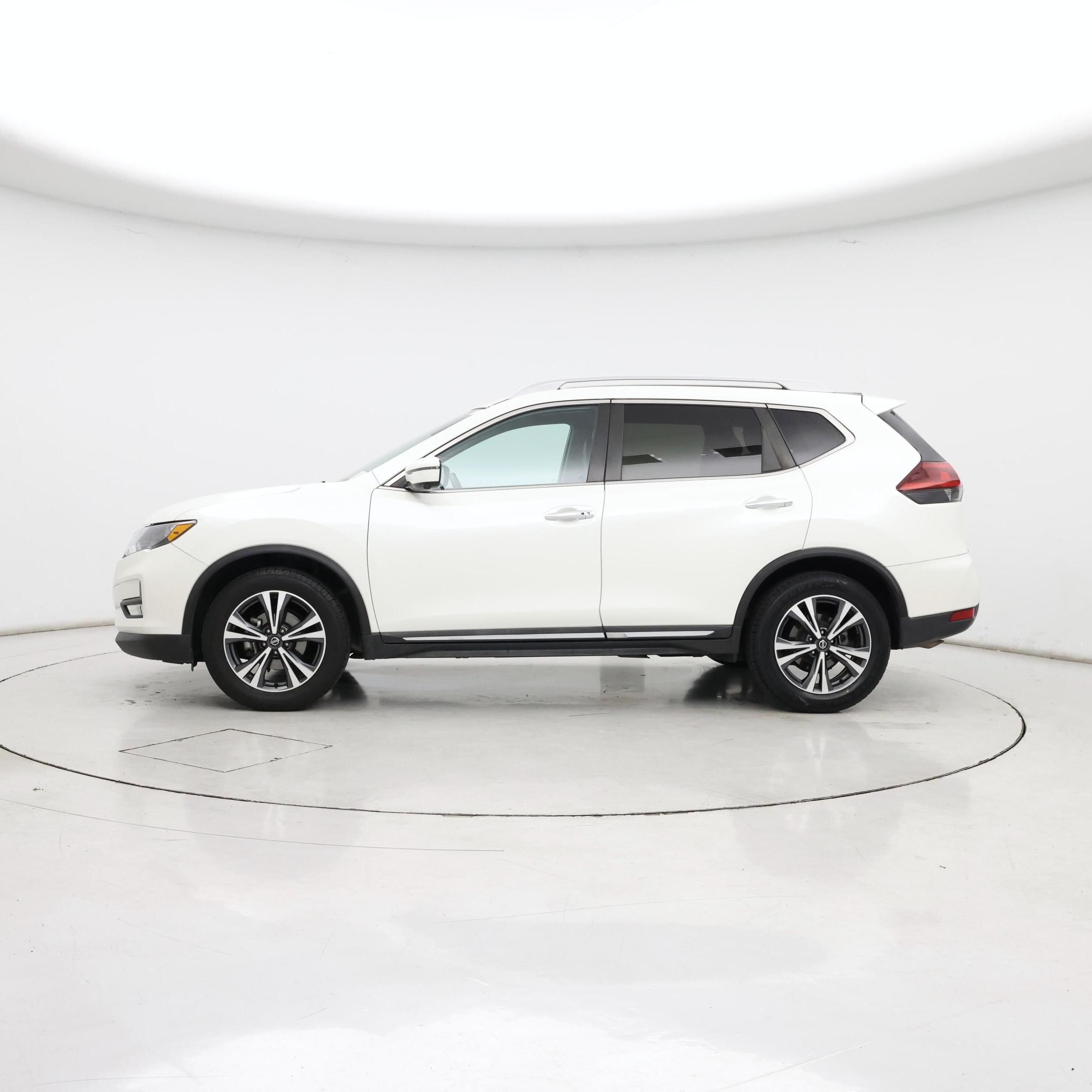 Thumbnail: 2018 Nissan Rogue - 3