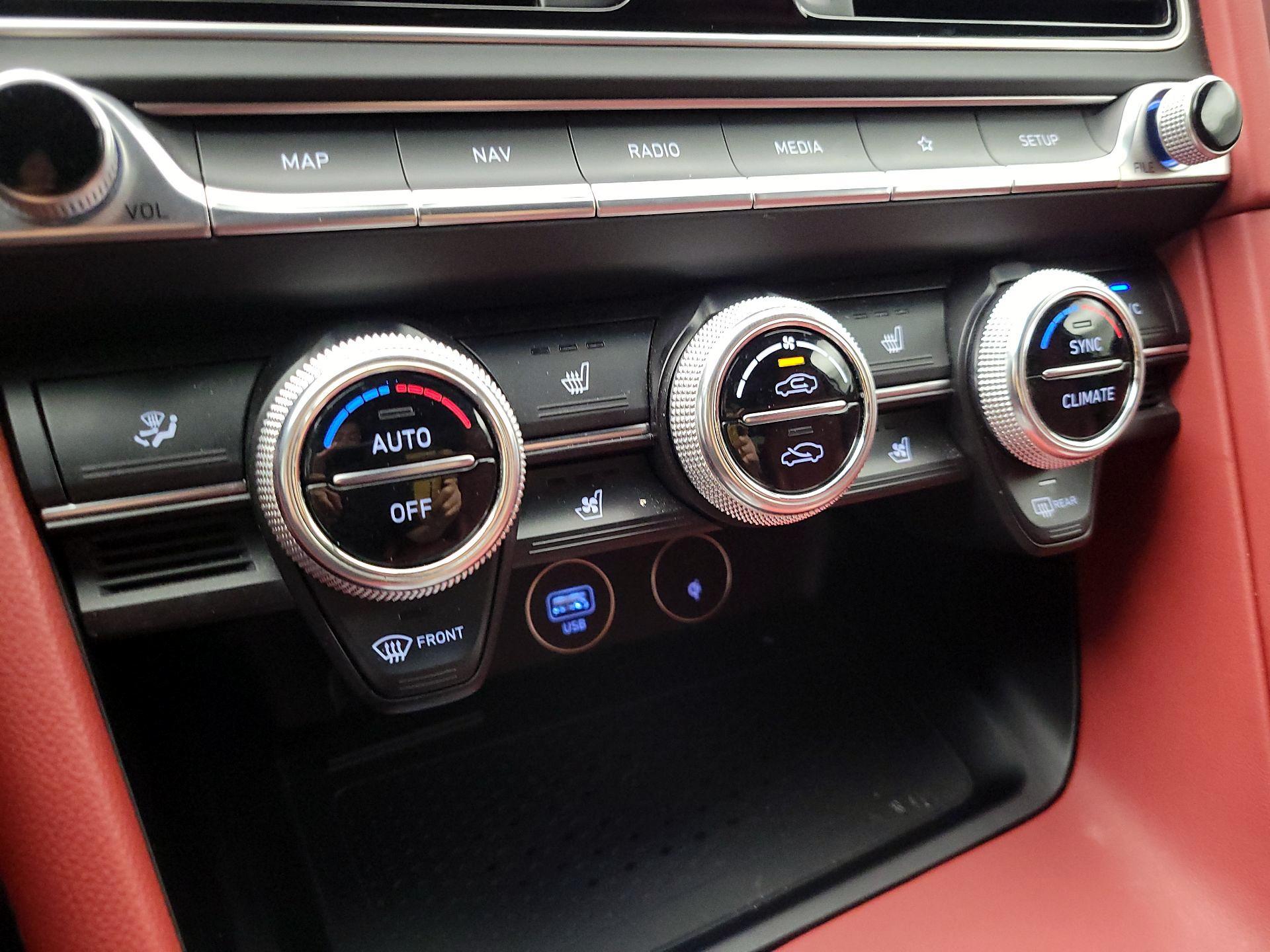 Thumbnail: 2023 Genesis G70 - 17