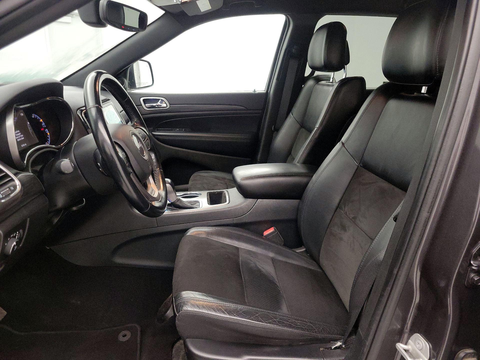 Thumbnail: 2019 Jeep Grand Cherokee - 11