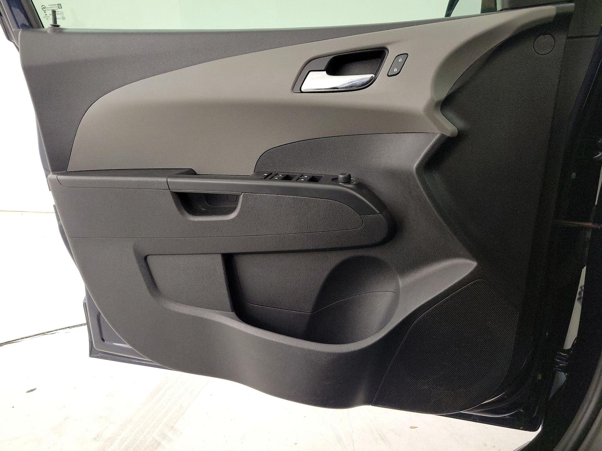 Thumbnail: 2016 Chevrolet Sonic - 12
