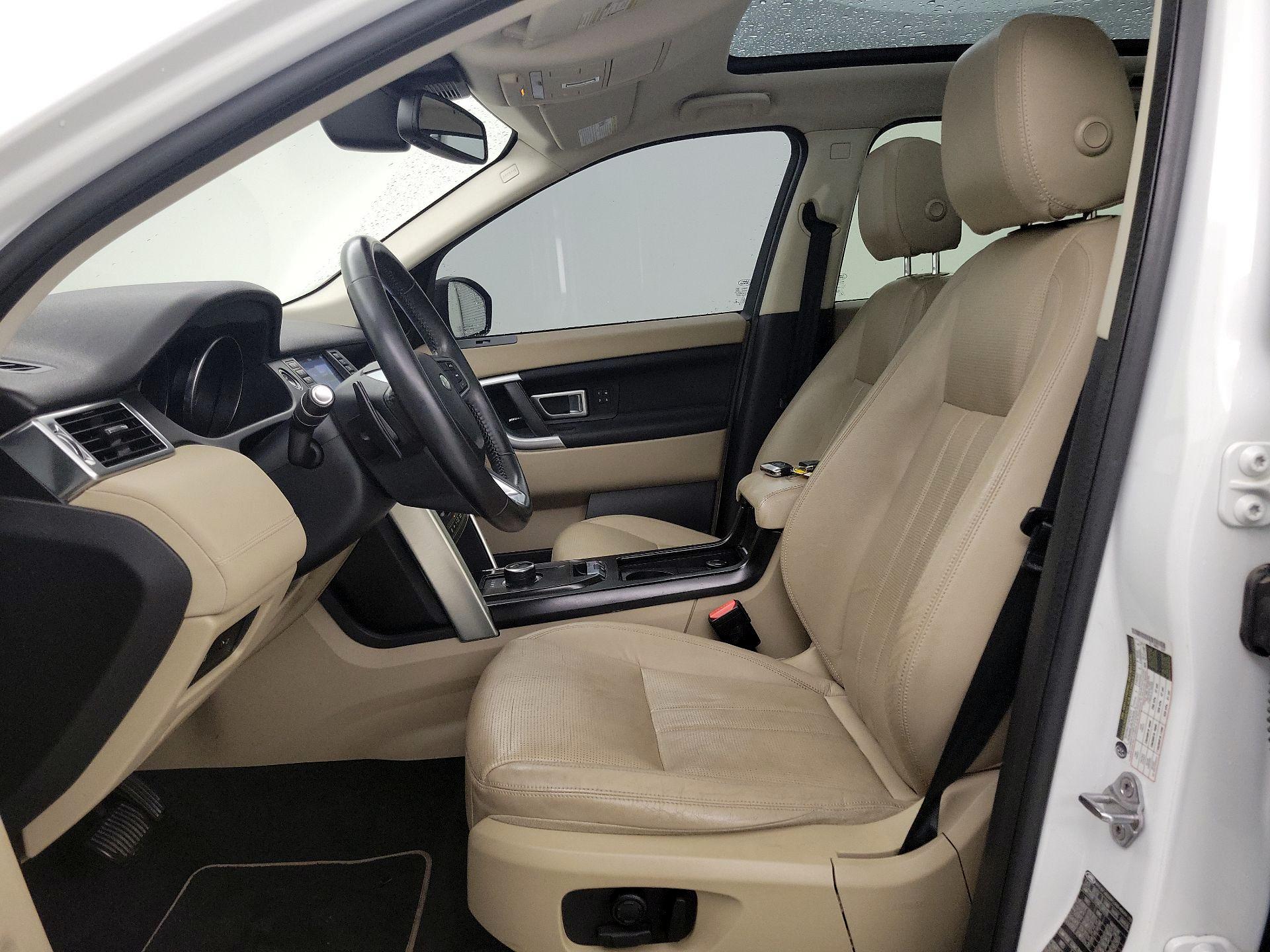 Thumbnail: 2019 Land Rover Discovery Sport - 11