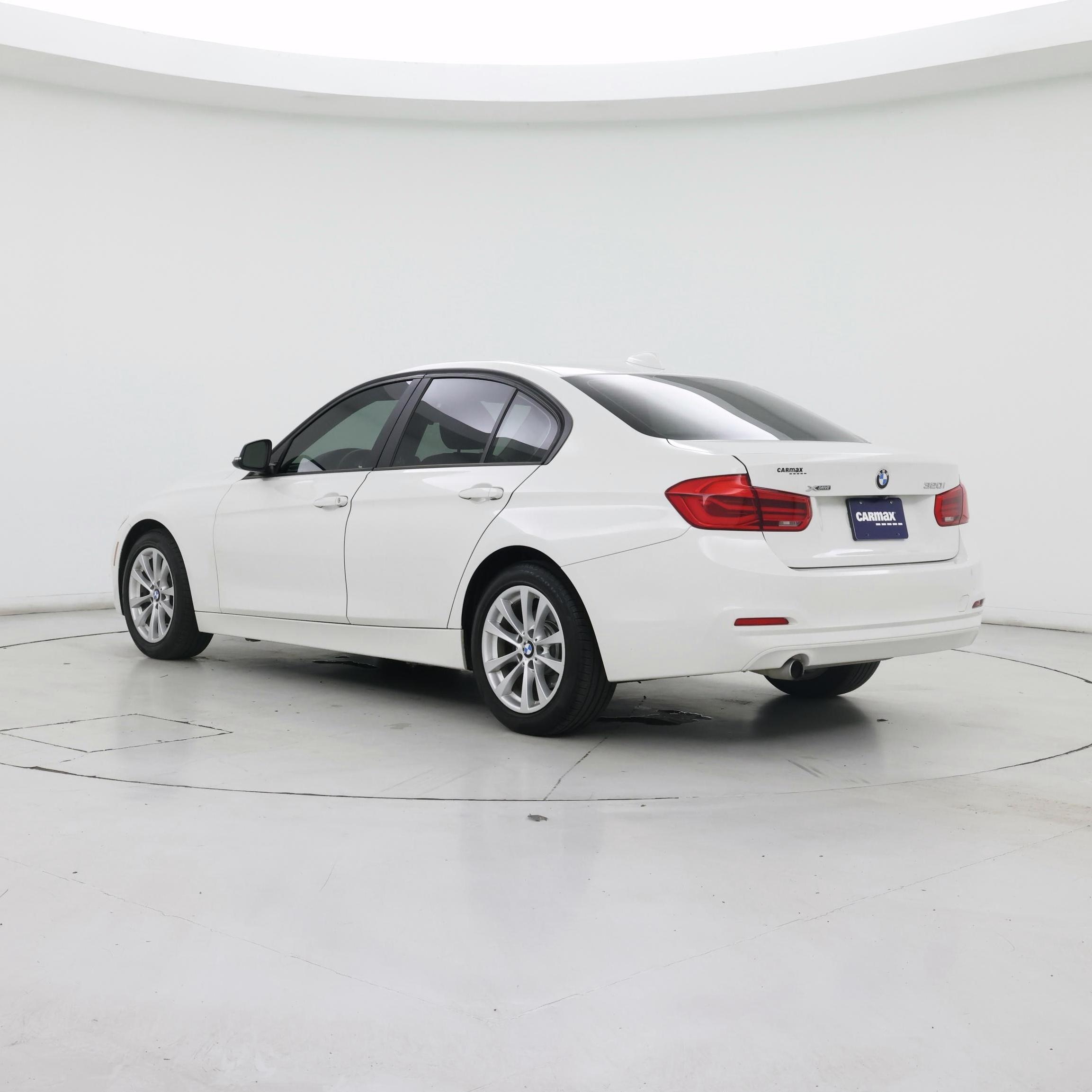 Thumbnail: 2018 BMW 3 Series - 2