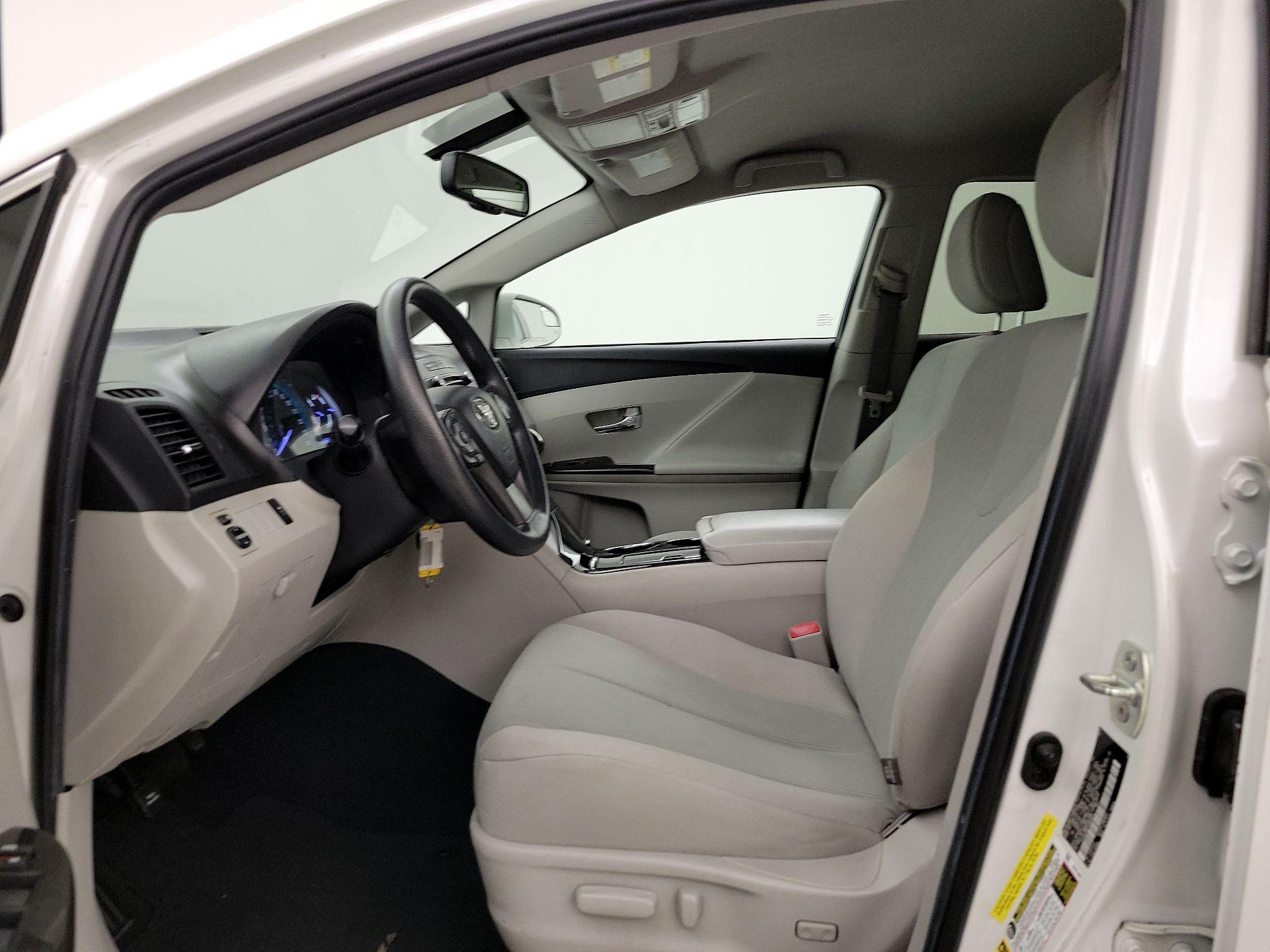 Thumbnail: 2014 Toyota Venza - 11