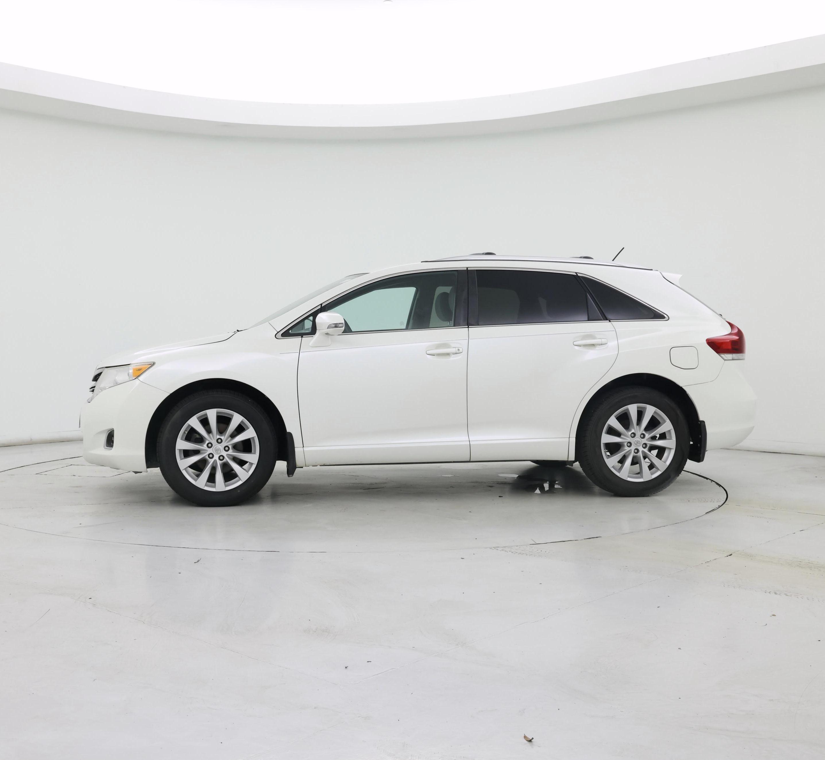 Thumbnail: 2014 Toyota Venza - 3