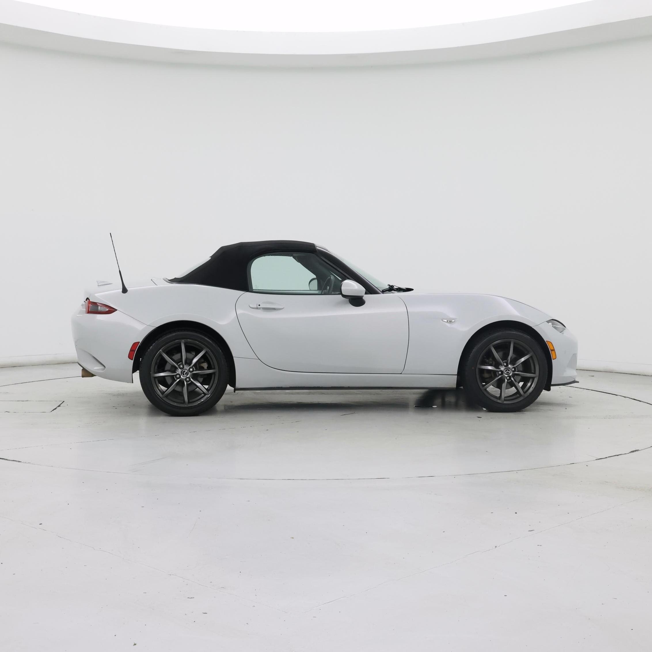 Thumbnail: 2017 Mazda MX-5 Miata - 7