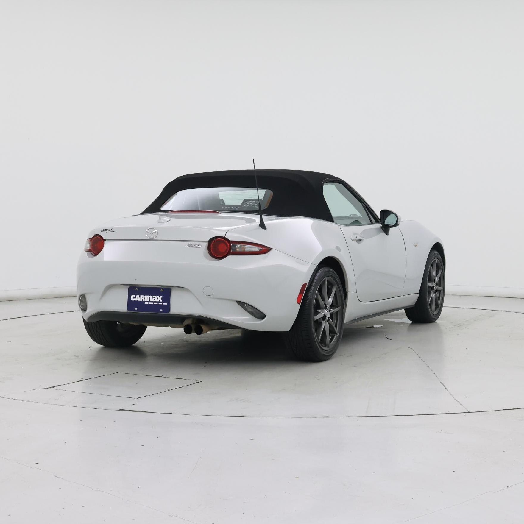 Thumbnail: 2017 Mazda MX-5 Miata - 8