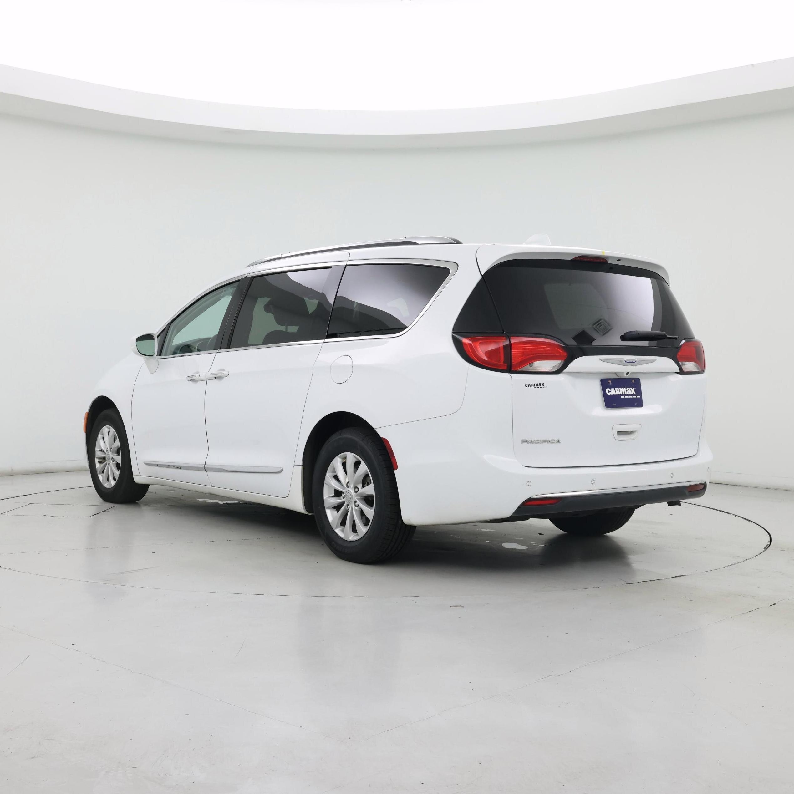 Thumbnail: 2018 Chrysler Pacifica - 2