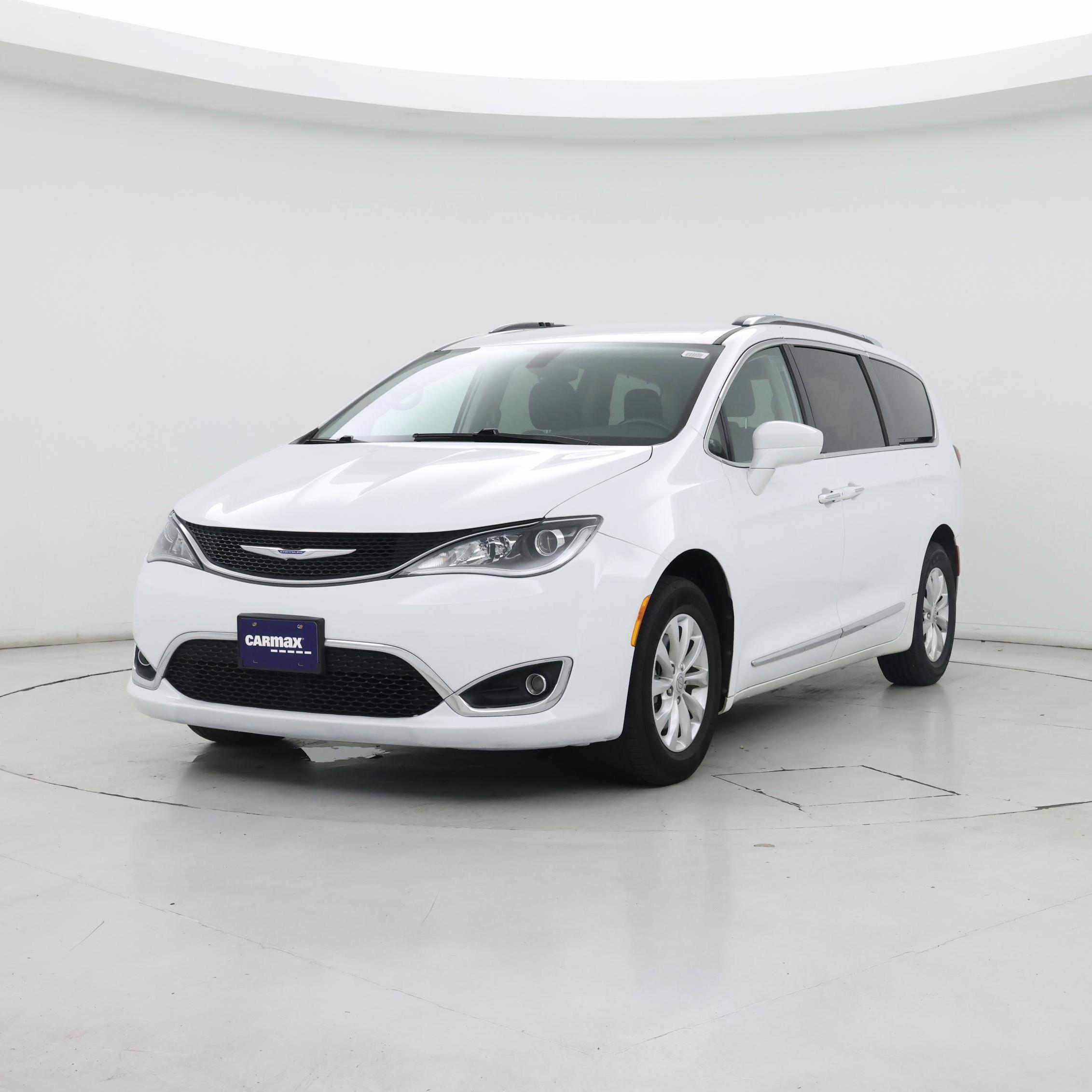 Thumbnail: 2018 Chrysler Pacifica - 4