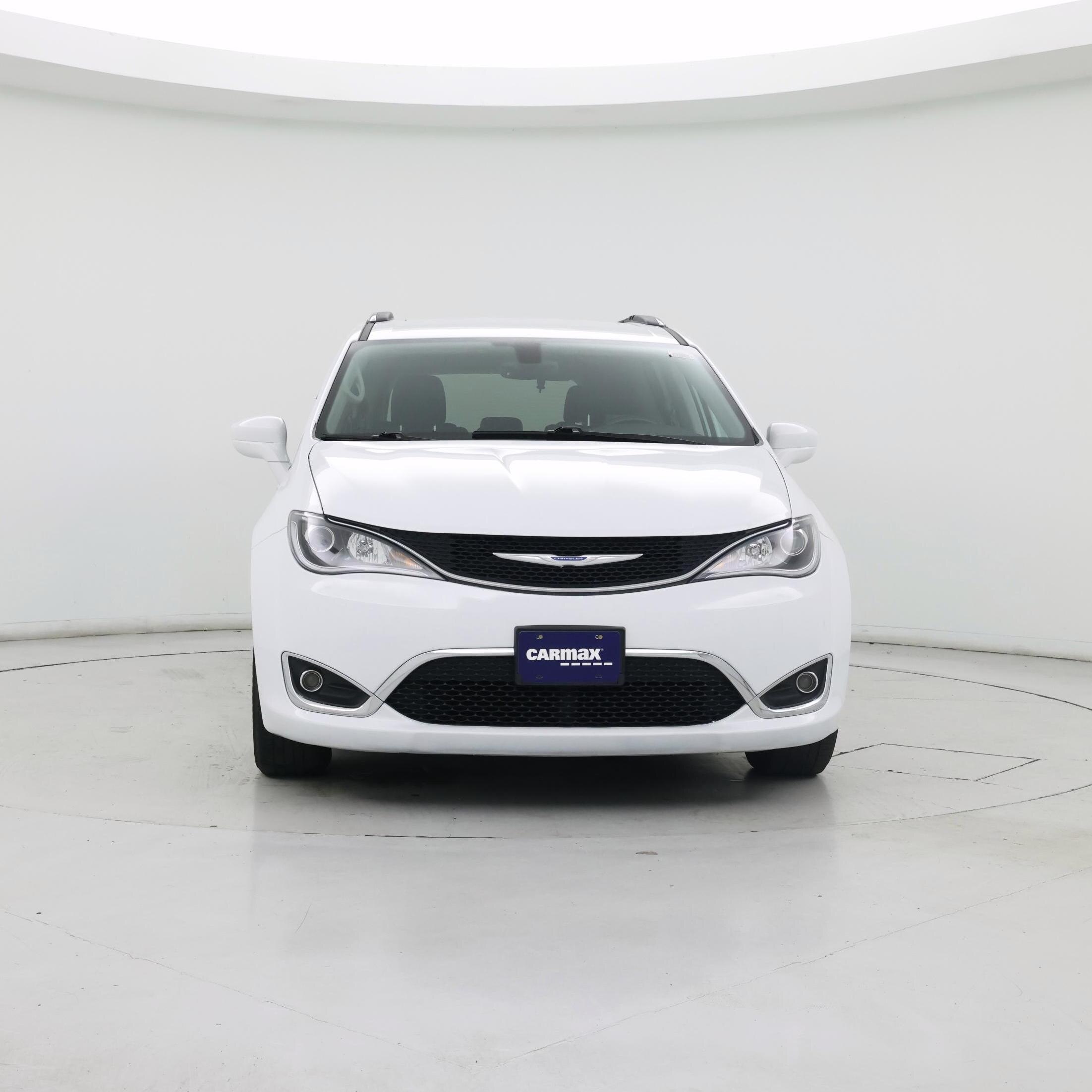 Thumbnail: 2018 Chrysler Pacifica - 5