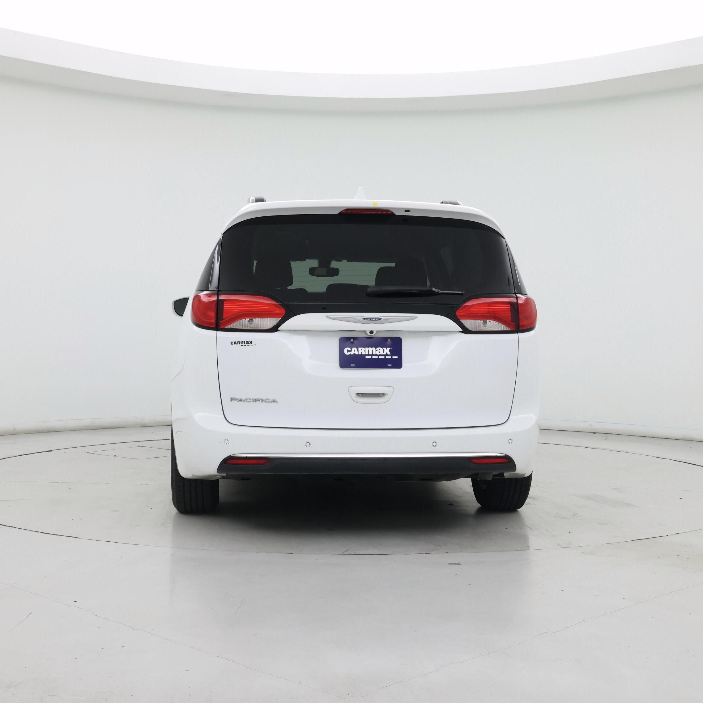 Thumbnail: 2018 Chrysler Pacifica - 6