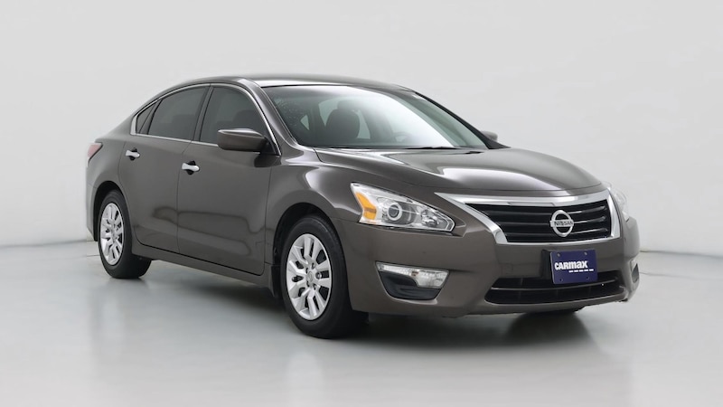 2015 Nissan Altima S Hero Image