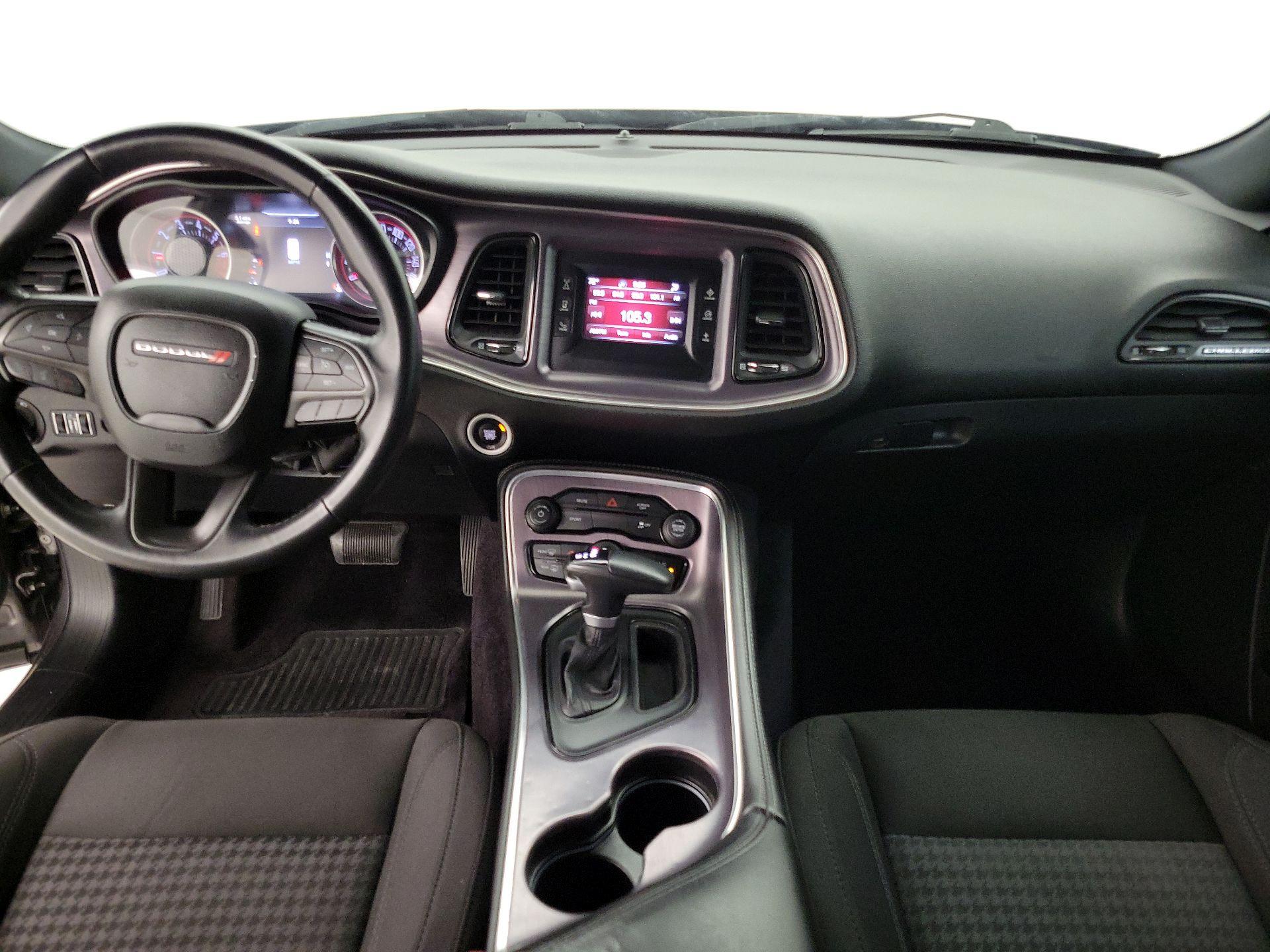 Thumbnail: 2017 Dodge Challenger - 9