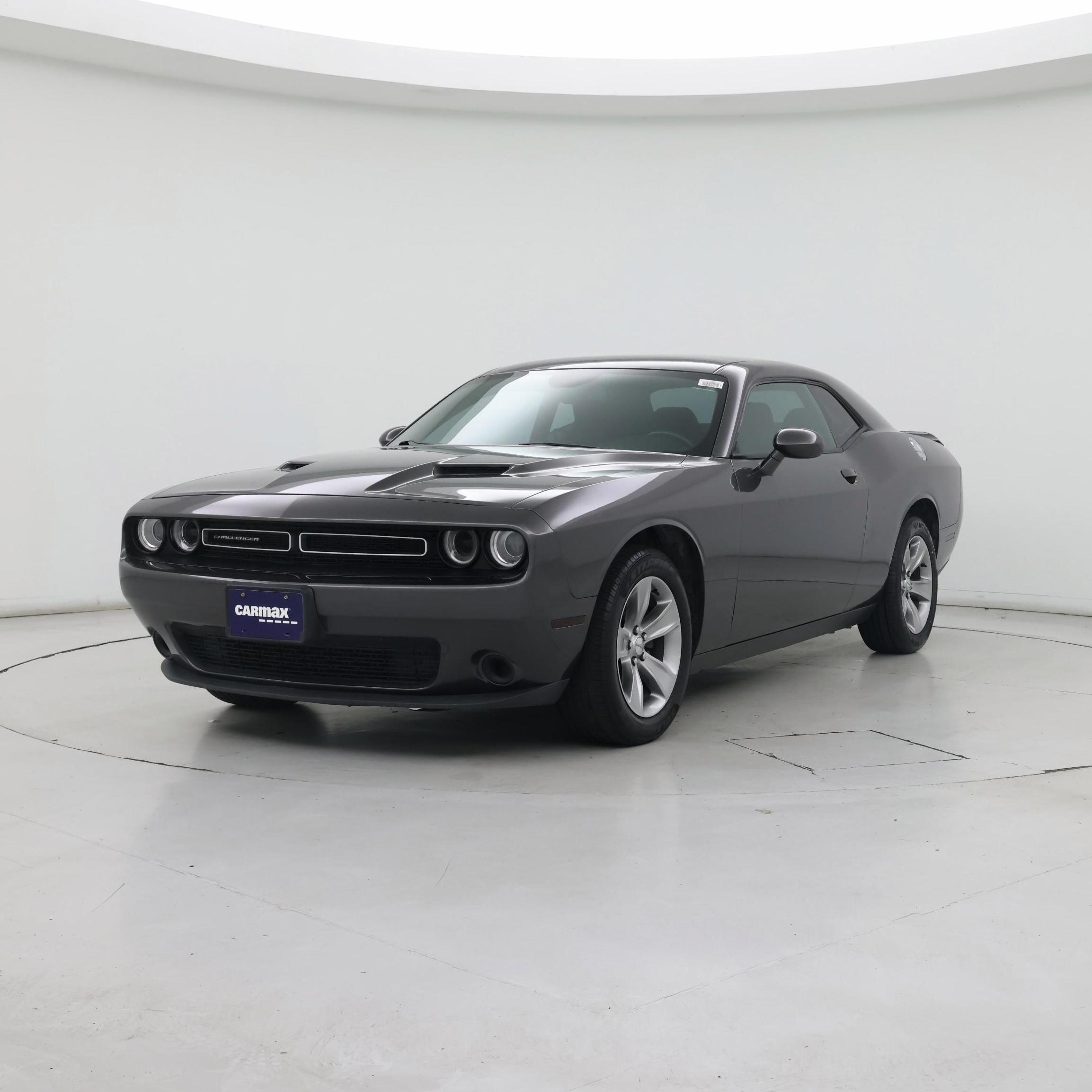 Thumbnail: 2017 Dodge Challenger - 4