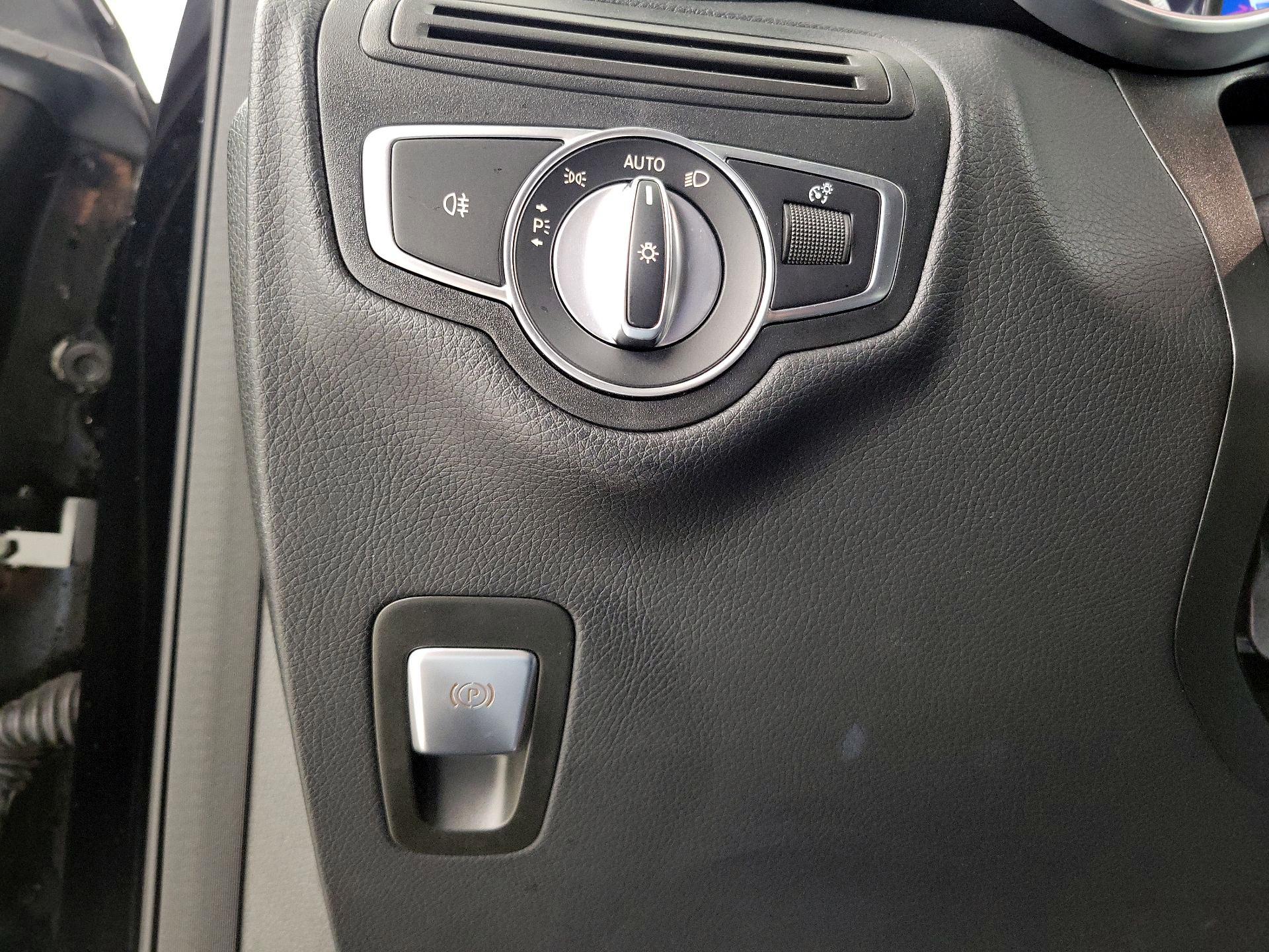 Thumbnail: 2018 Mercedes-Benz GLC - 13