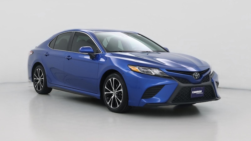 2020 Toyota Camry SE Hero Image