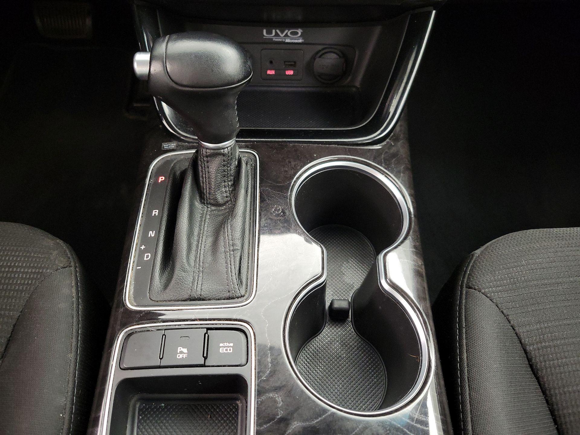 Thumbnail: 2014 Kia Sorento - 17