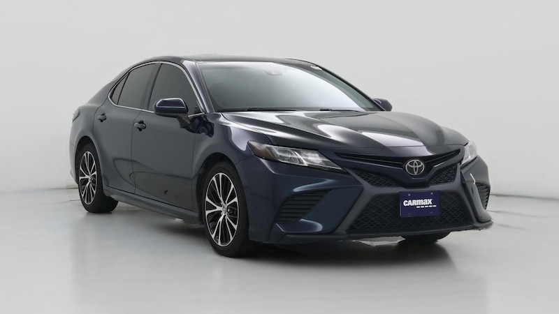 2020 Toyota Camry SE Hero Image