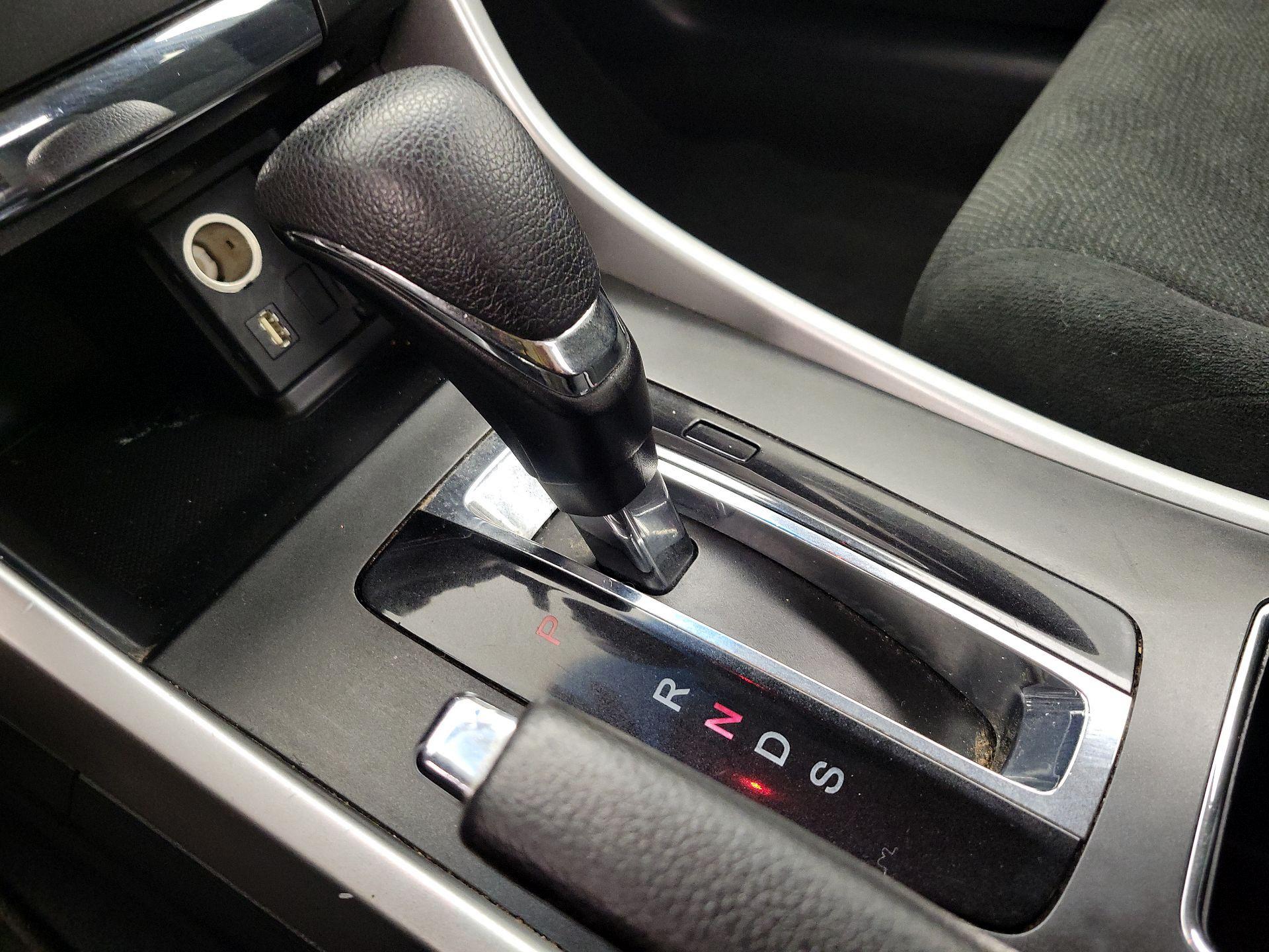 Thumbnail: 2013 Honda Accord - 16