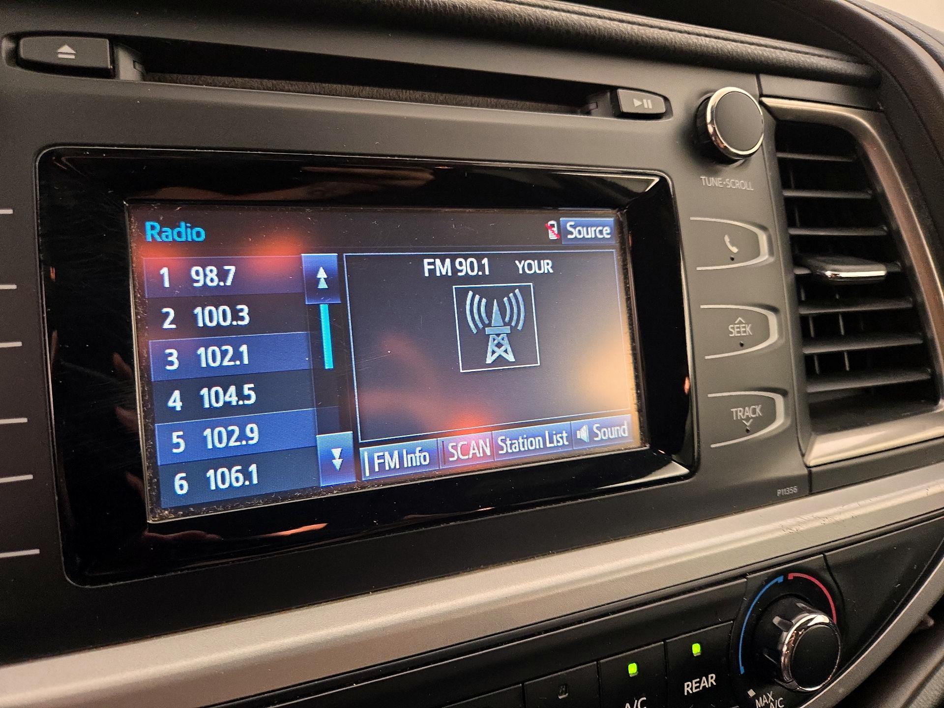 Thumbnail: 2018 Toyota Highlander - 15