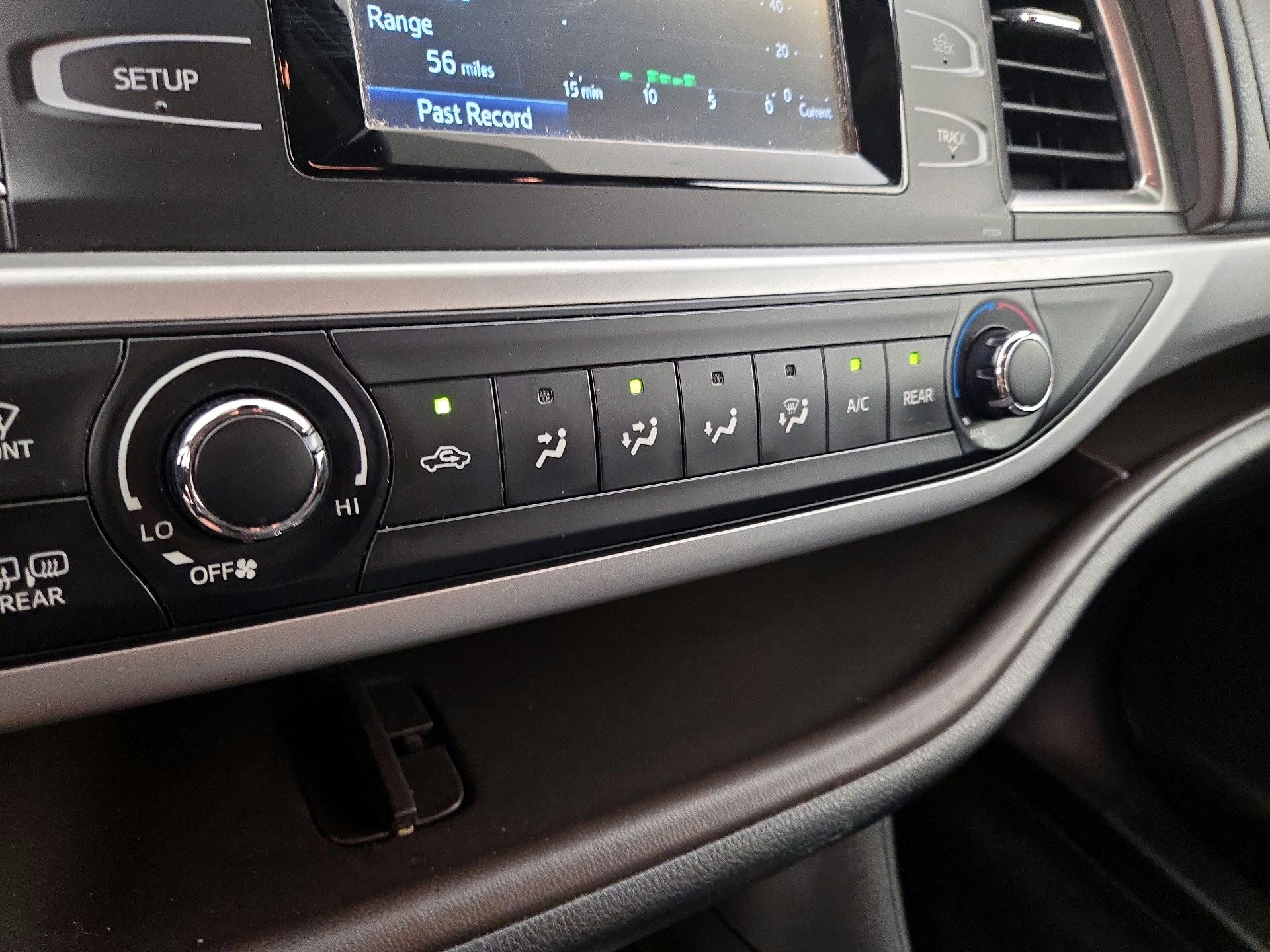 Thumbnail: 2018 Toyota Highlander - 16