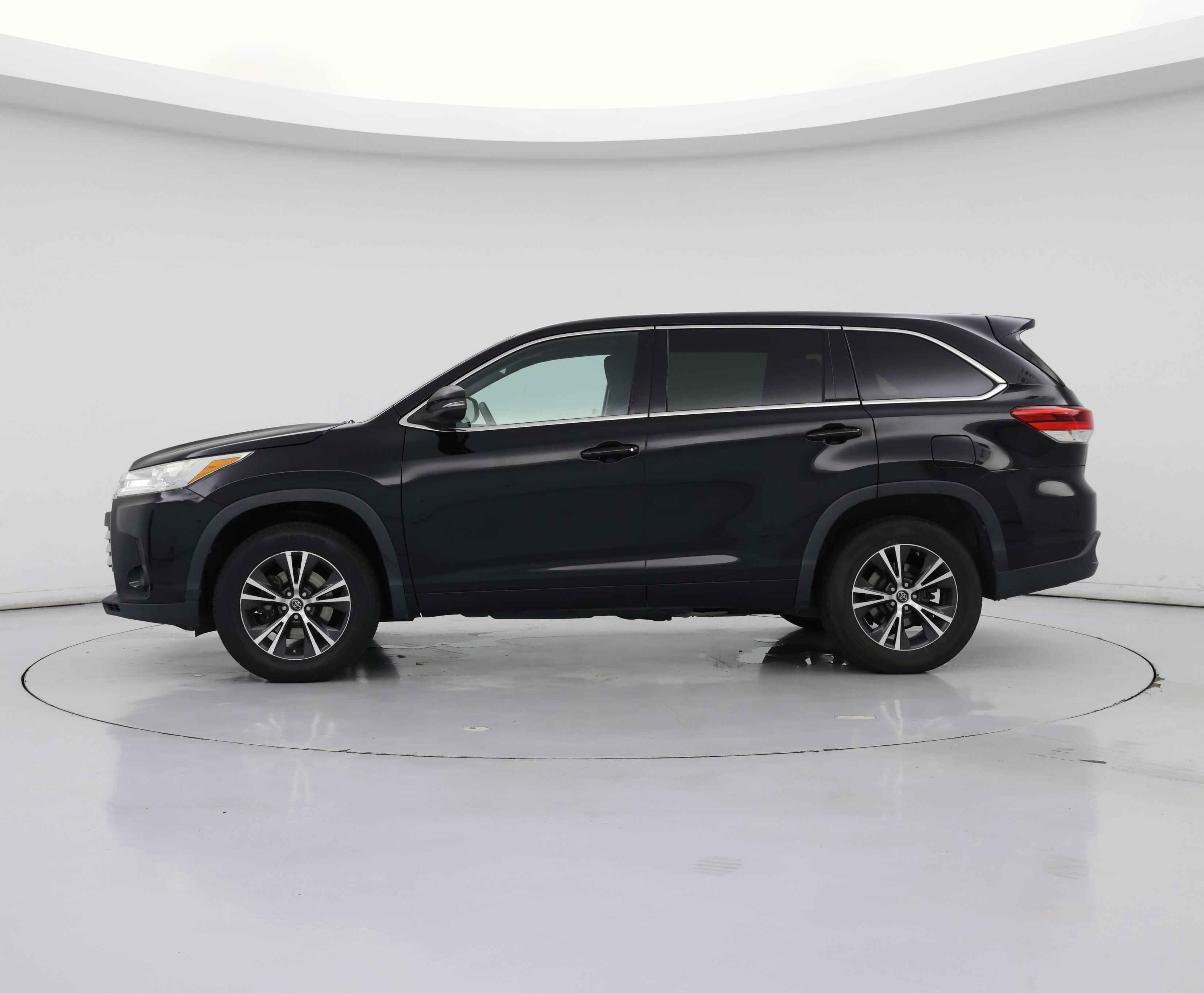 Thumbnail: 2018 Toyota Highlander - 3