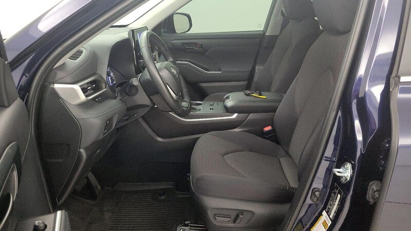 2023 Toyota Highlander LE 11