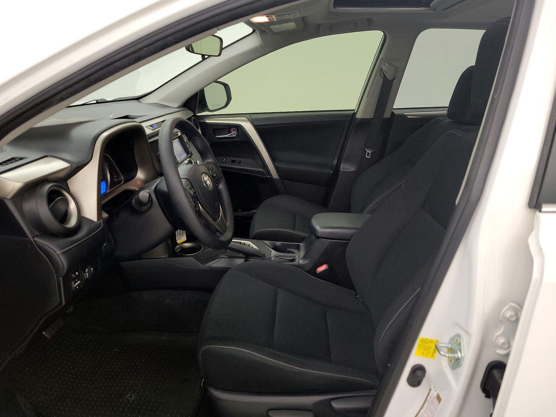 Thumbnail: 2015 Toyota RAV4 - 11