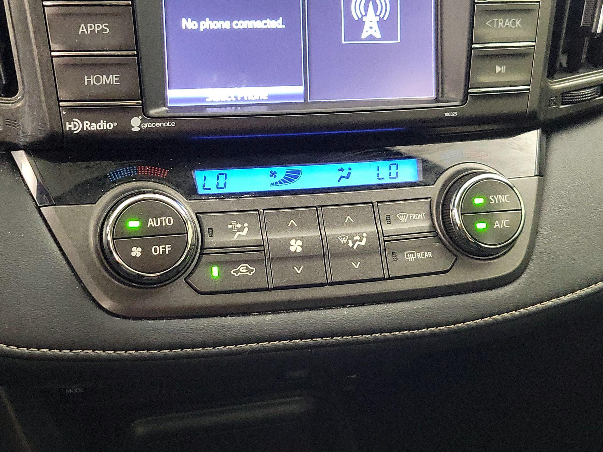 Thumbnail: 2015 Toyota RAV4 - 16