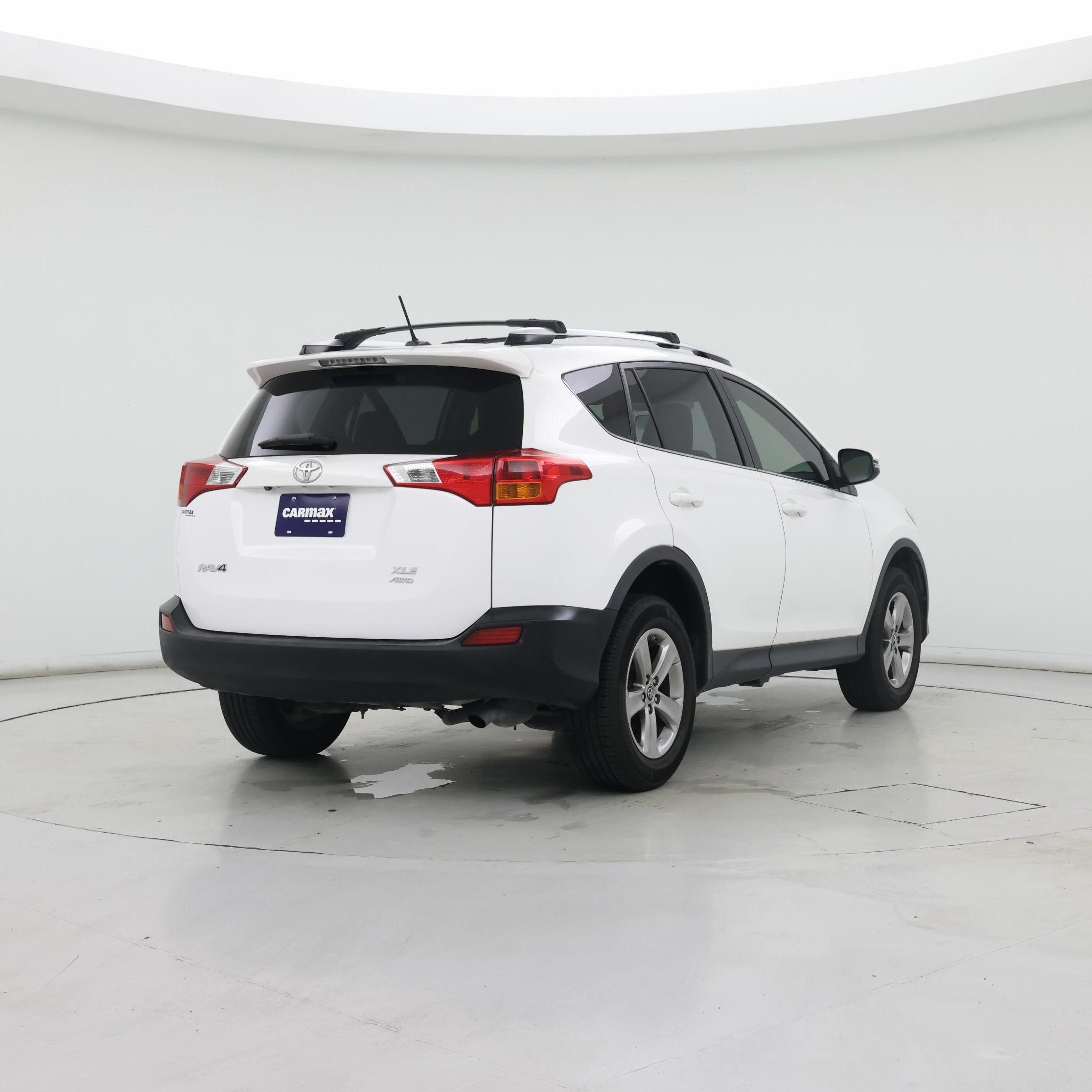 Thumbnail: 2015 Toyota RAV4 - 8