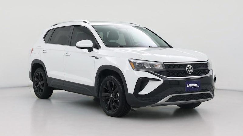 2022 Volkswagen Taos SE Hero Image