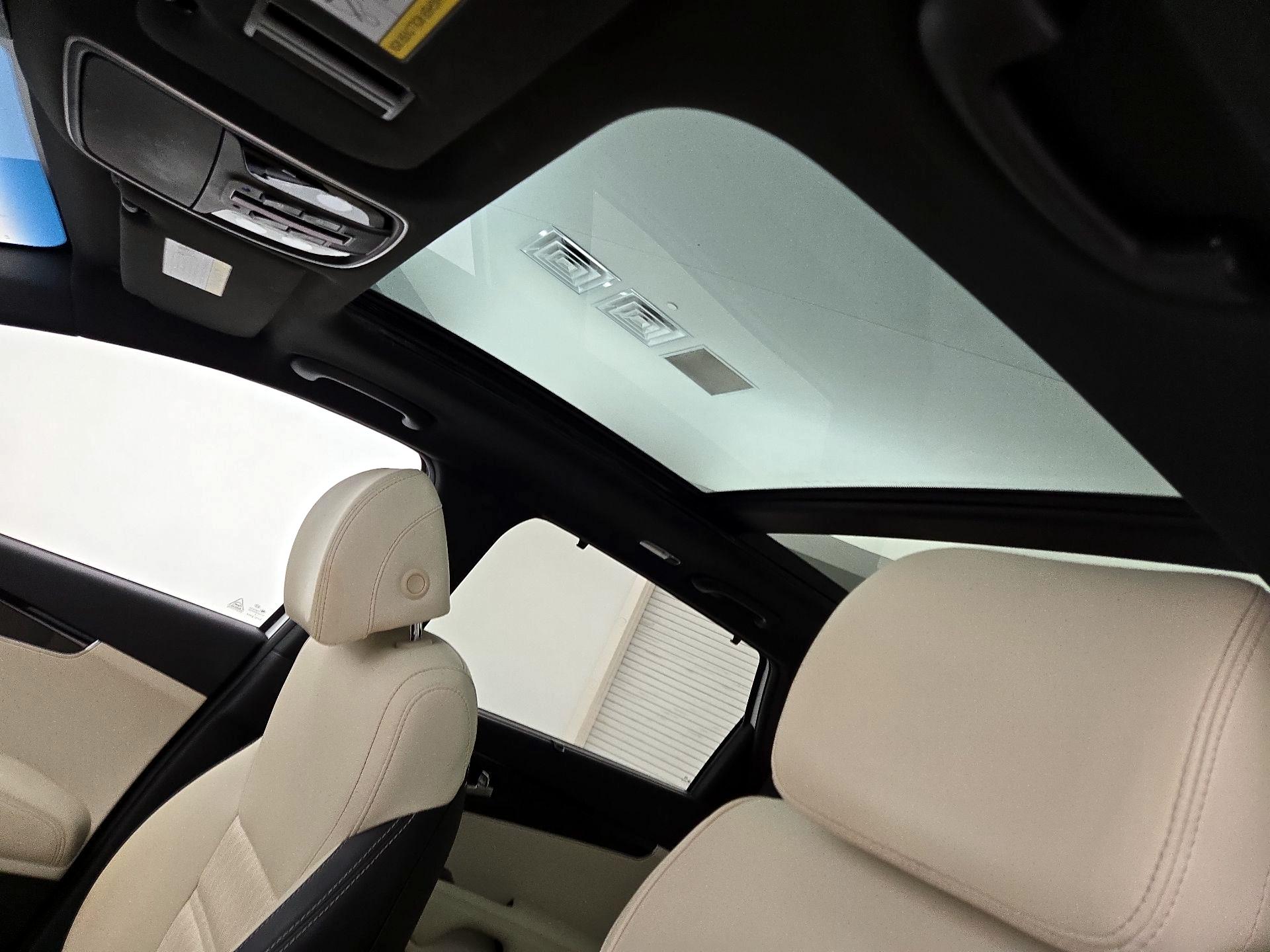 Thumbnail: 2017 Kia Sorento - 20