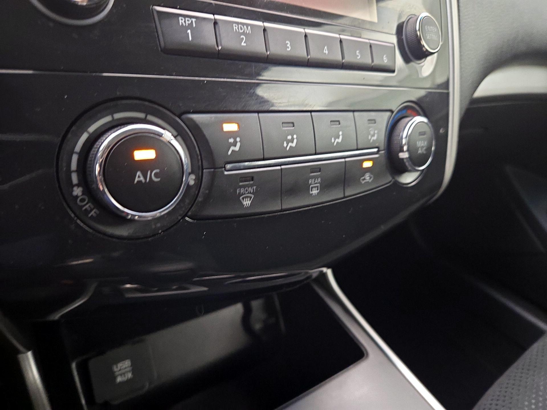 Thumbnail: 2015 Nissan Altima - 16