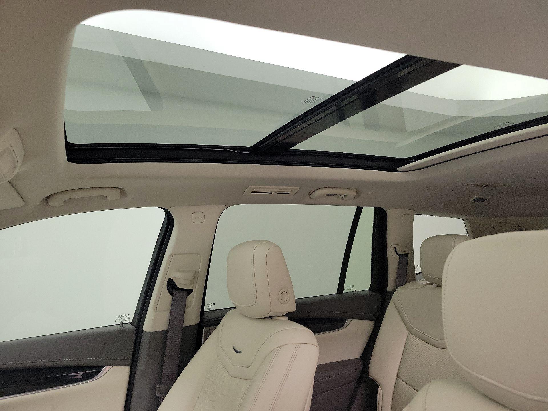 Thumbnail: 2022 Cadillac XT6 - 18