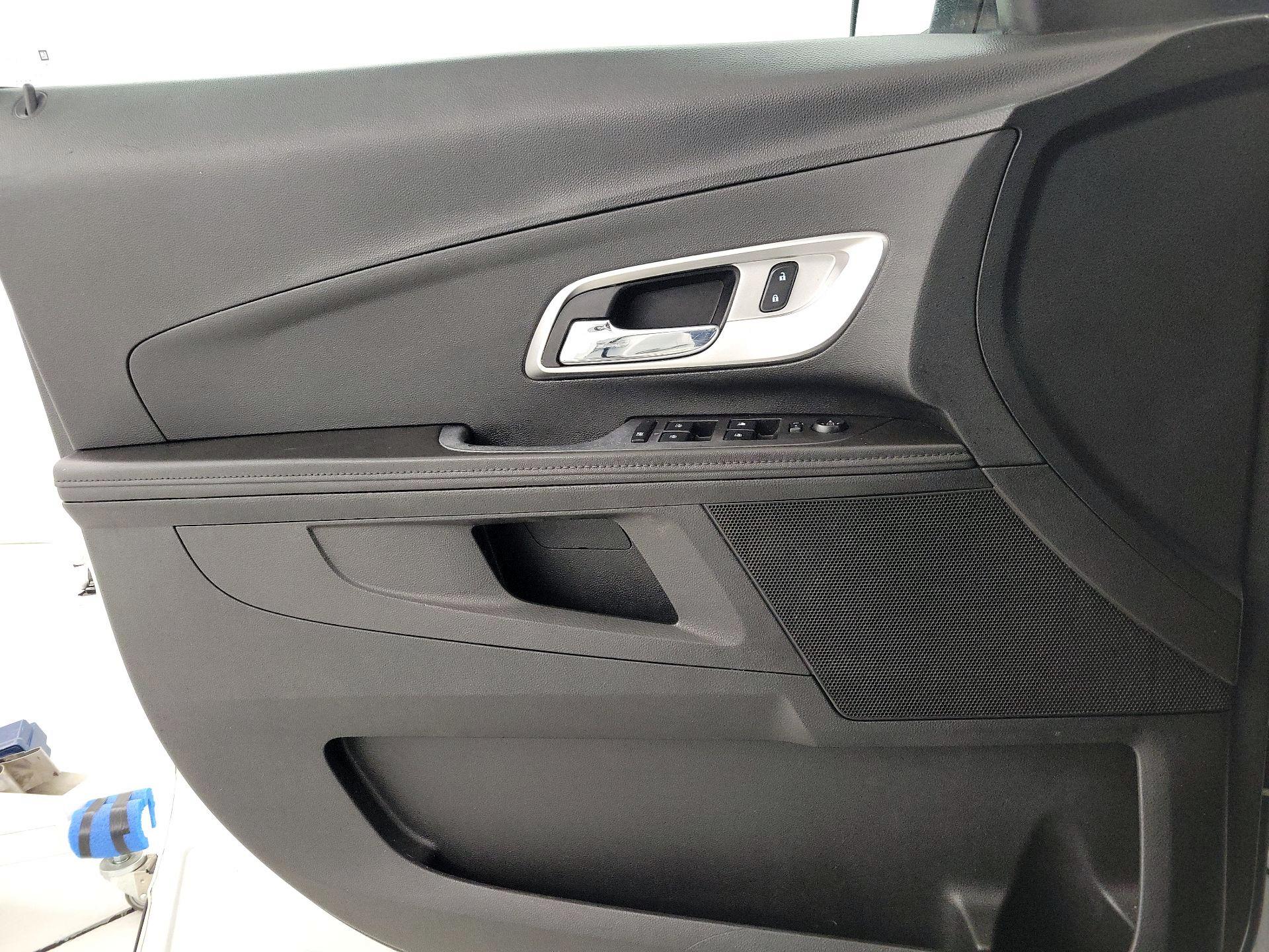 Thumbnail: 2015 Chevrolet Equinox - 12