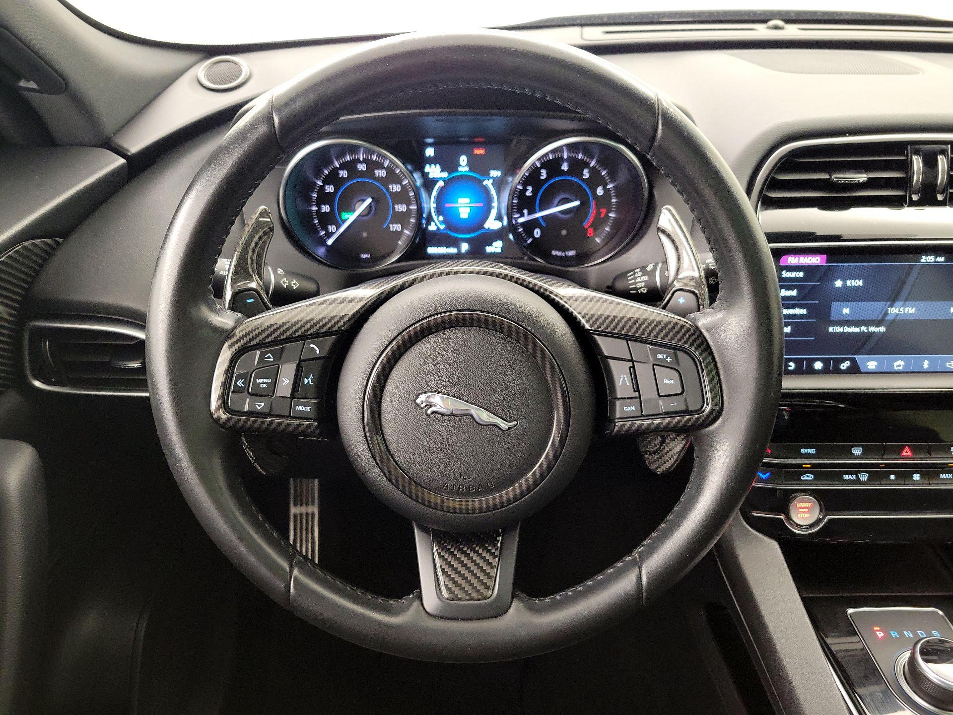 Thumbnail: 2019 Jaguar F-Pace - 10