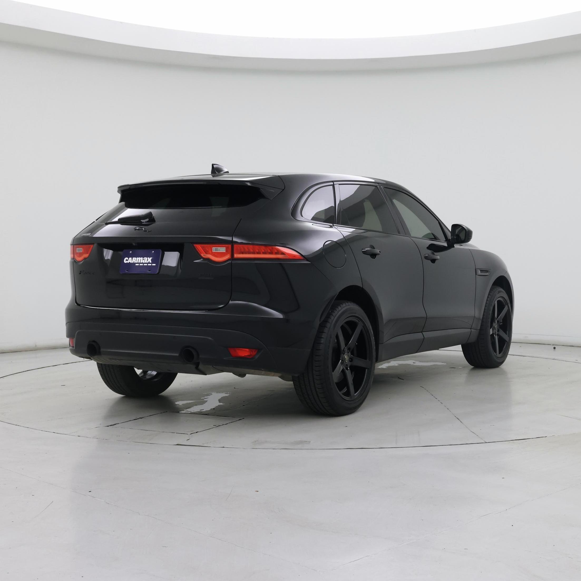 Thumbnail: 2019 Jaguar F-Pace - 8