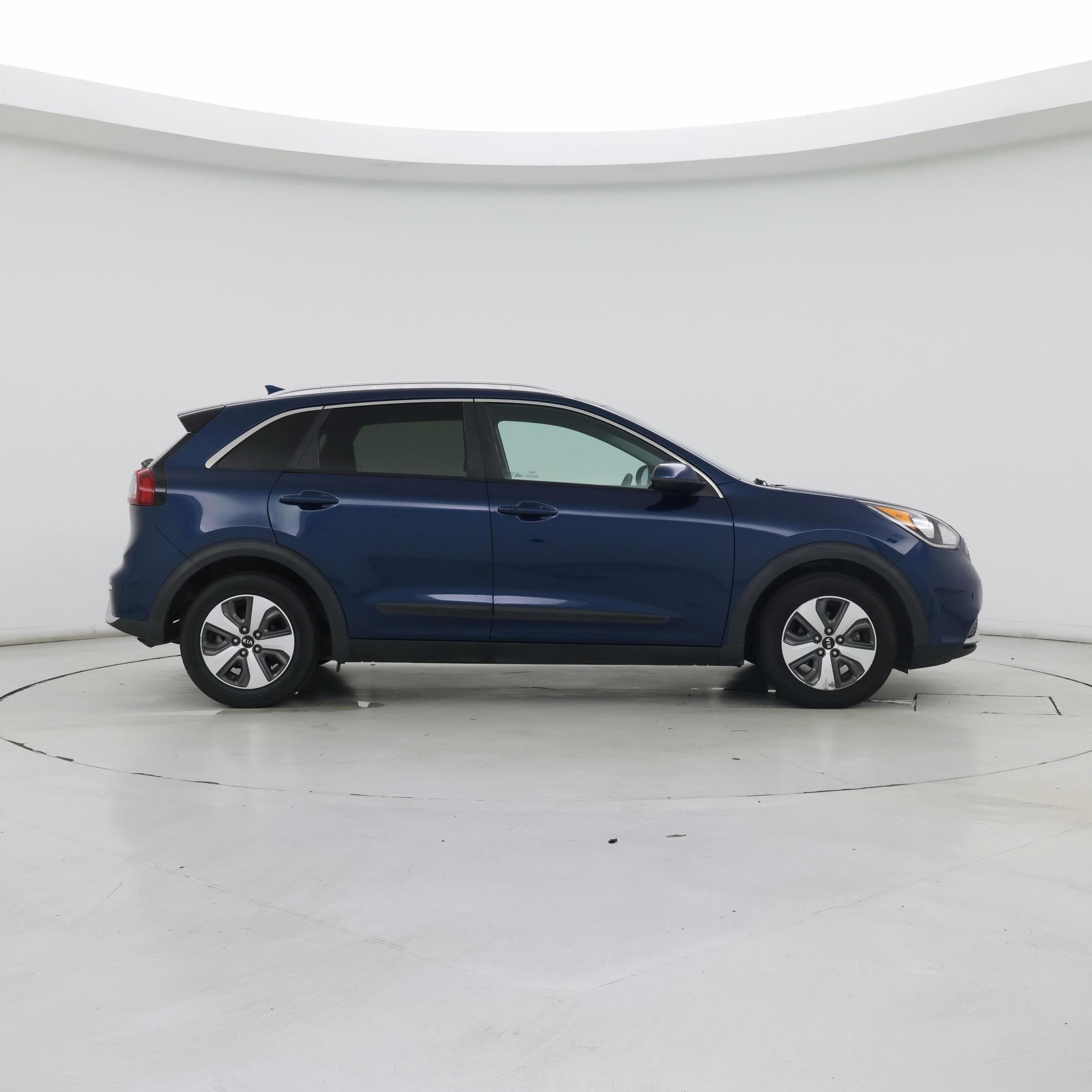 Thumbnail: 2017 Kia Niro - 7