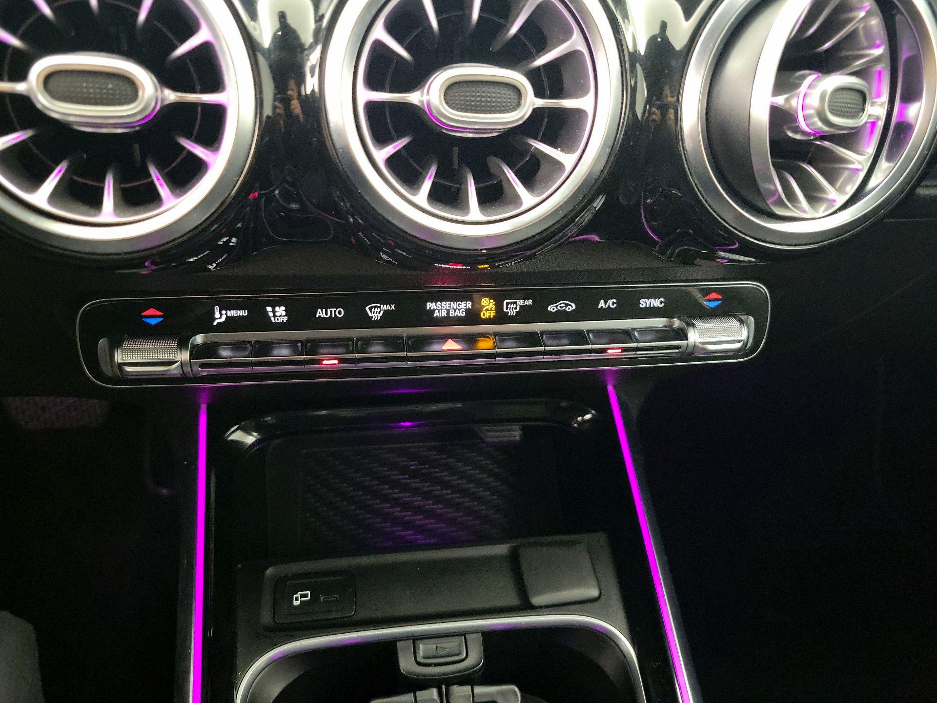 Thumbnail: 2020 Mercedes-Benz GLB - 16