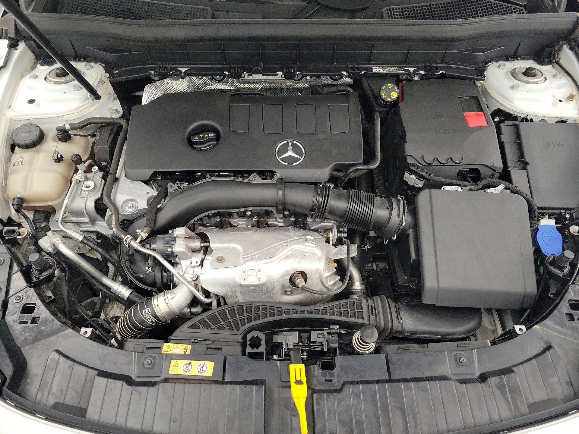 Thumbnail: 2020 Mercedes-Benz GLB - 20