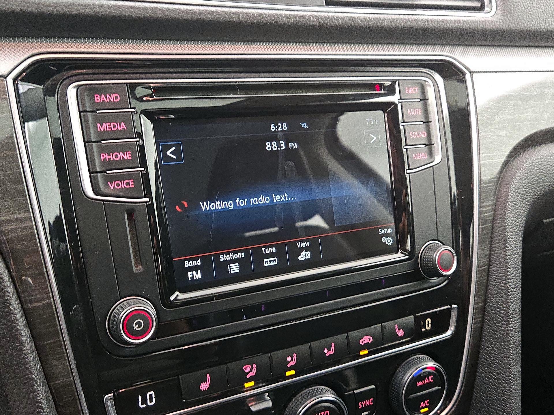 Thumbnail: 2016 Volkswagen Passat - 15