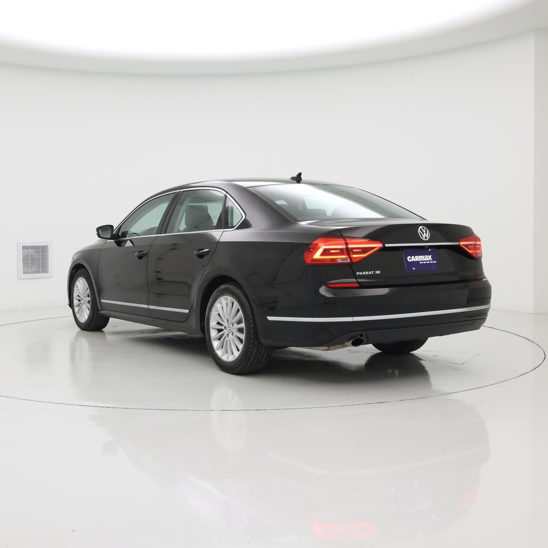 Thumbnail: 2016 Volkswagen Passat - 2