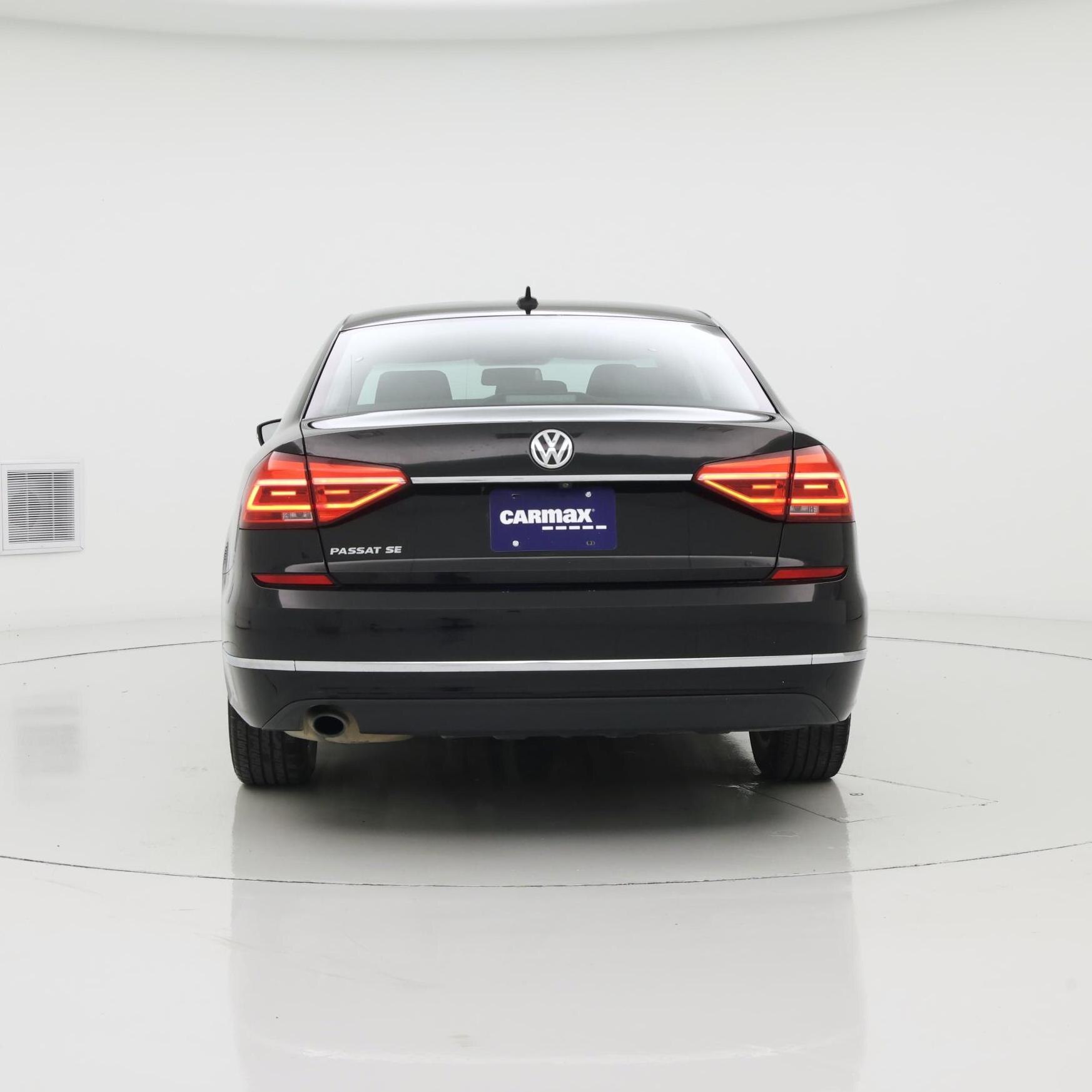 Thumbnail: 2016 Volkswagen Passat - 6