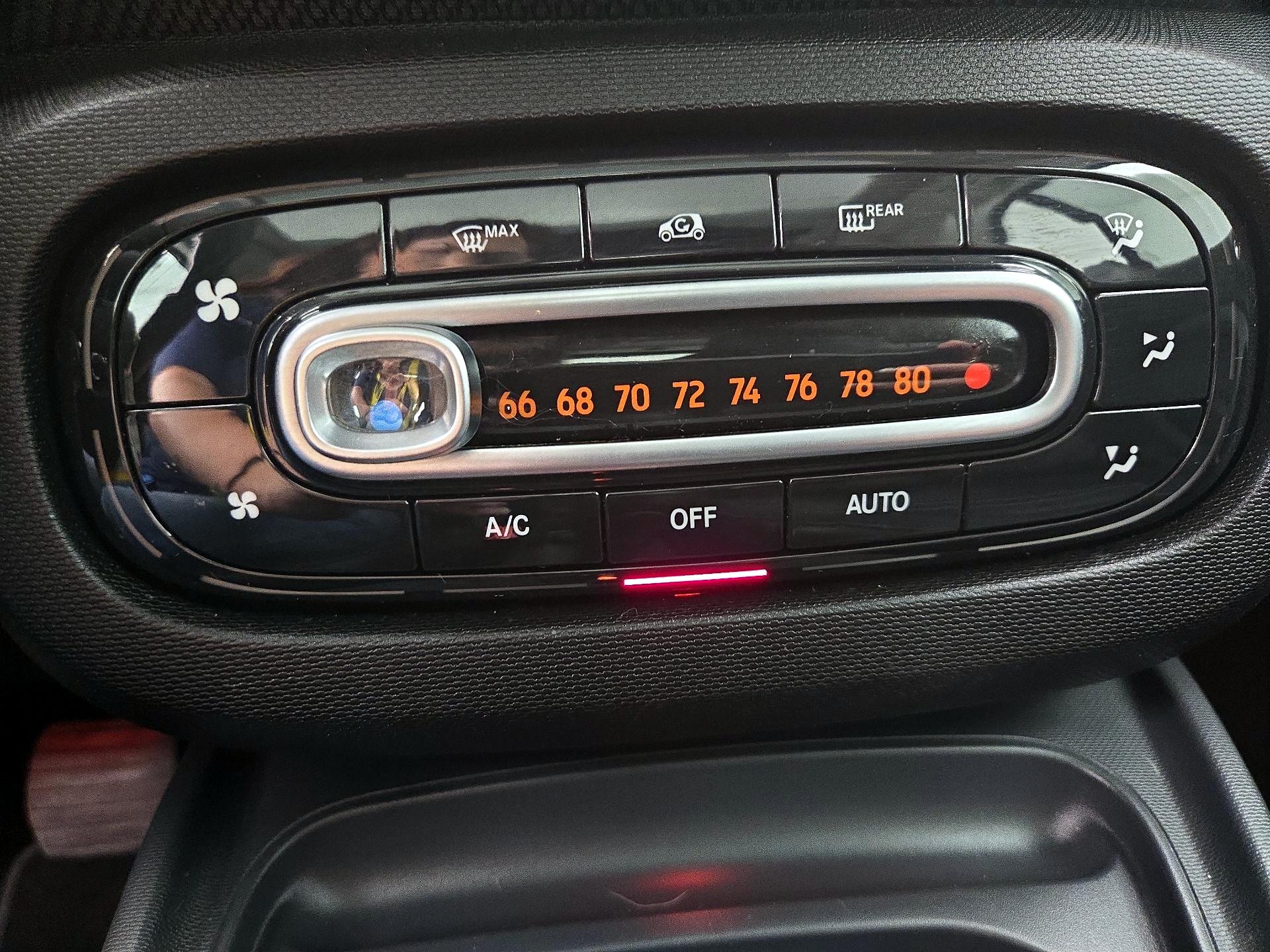 Thumbnail: 2016 smart fortwo - 15