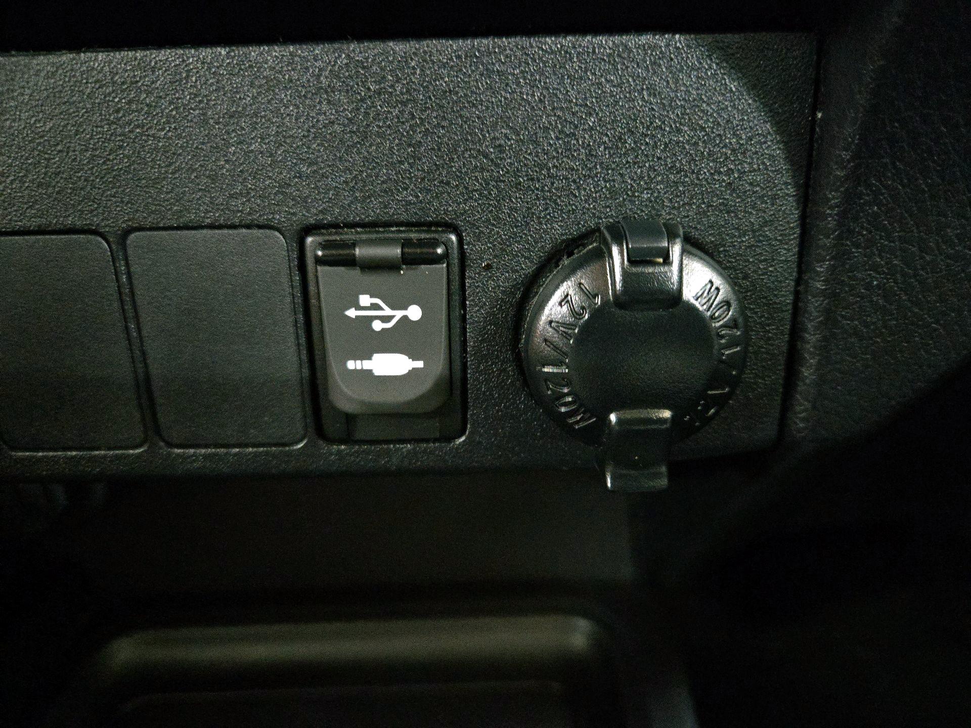 Thumbnail: 2014 Toyota RAV4 - 18