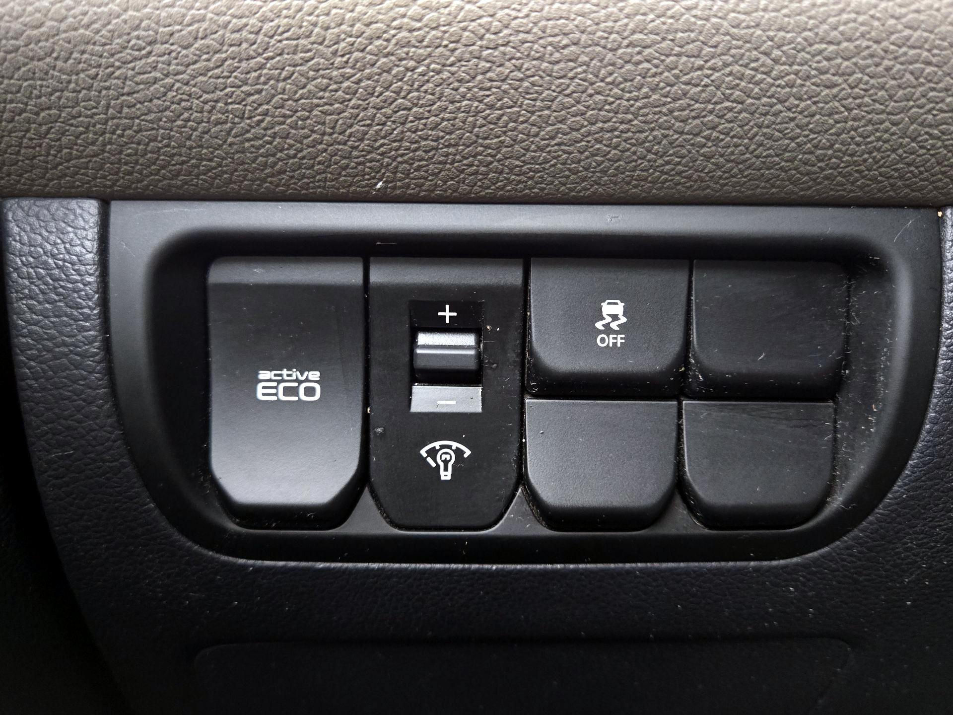 Thumbnail: 2014 Kia Rio - 13